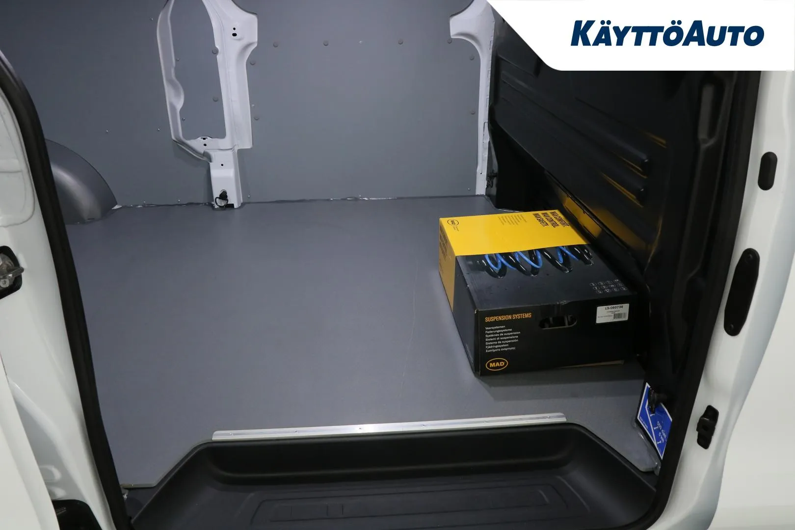 Volkswagen Transporter LTE-834 carousel image