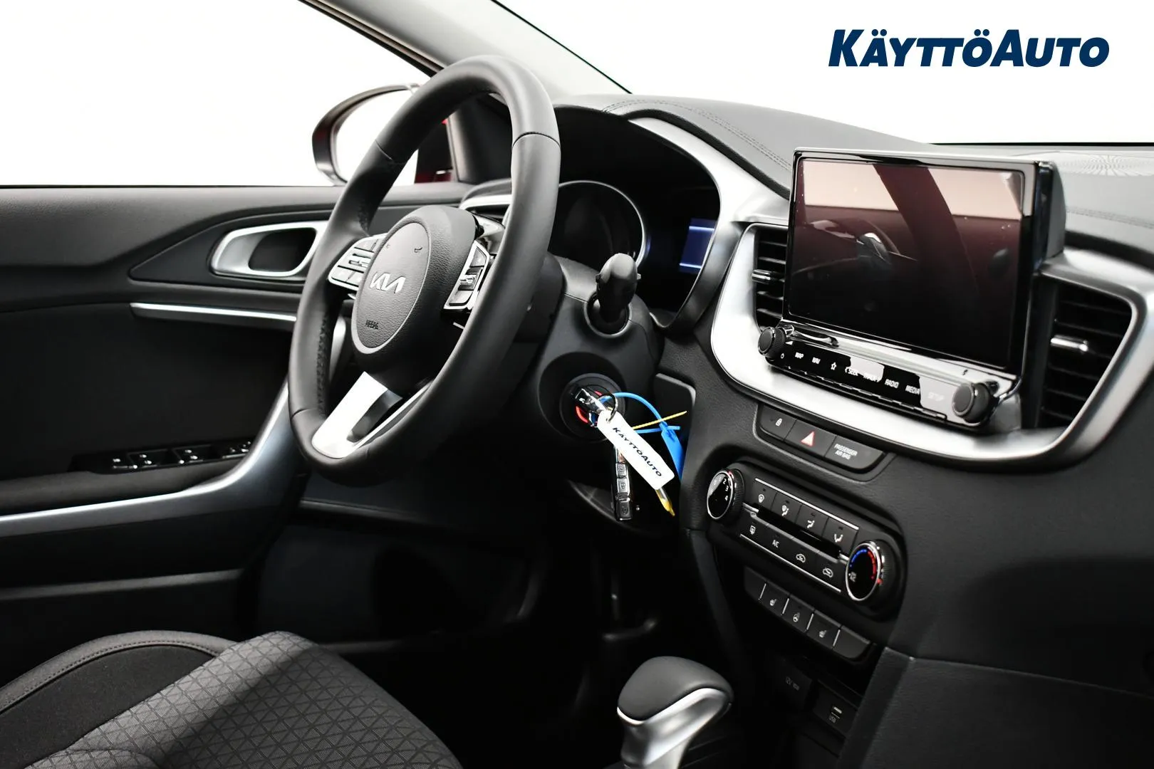 Kia Ceed KXJ-960 carousel image