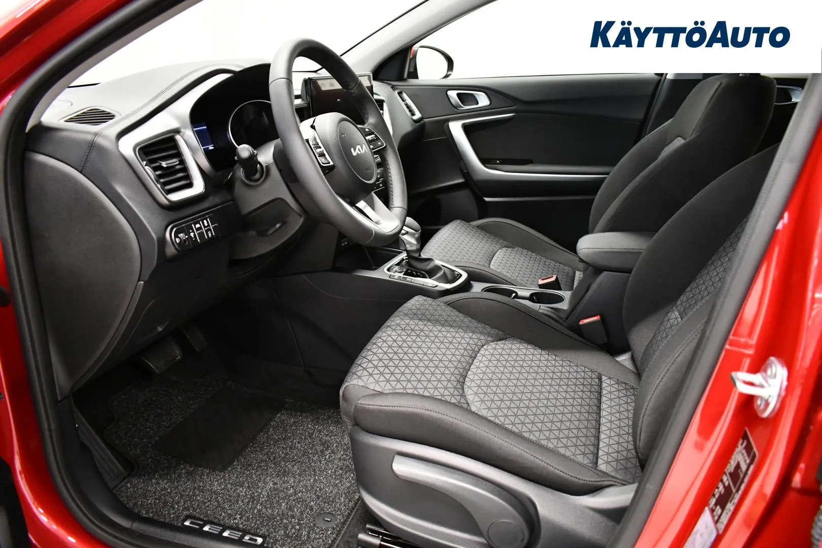 Kia Ceed KXJ-960 carousel image