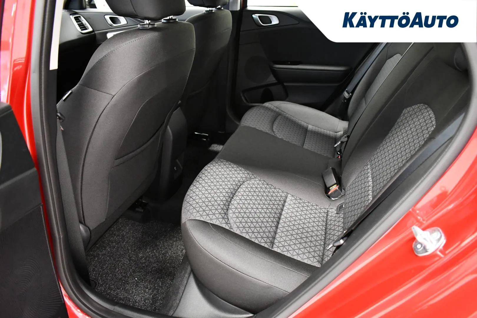 Kia Ceed KXJ-960 carousel image