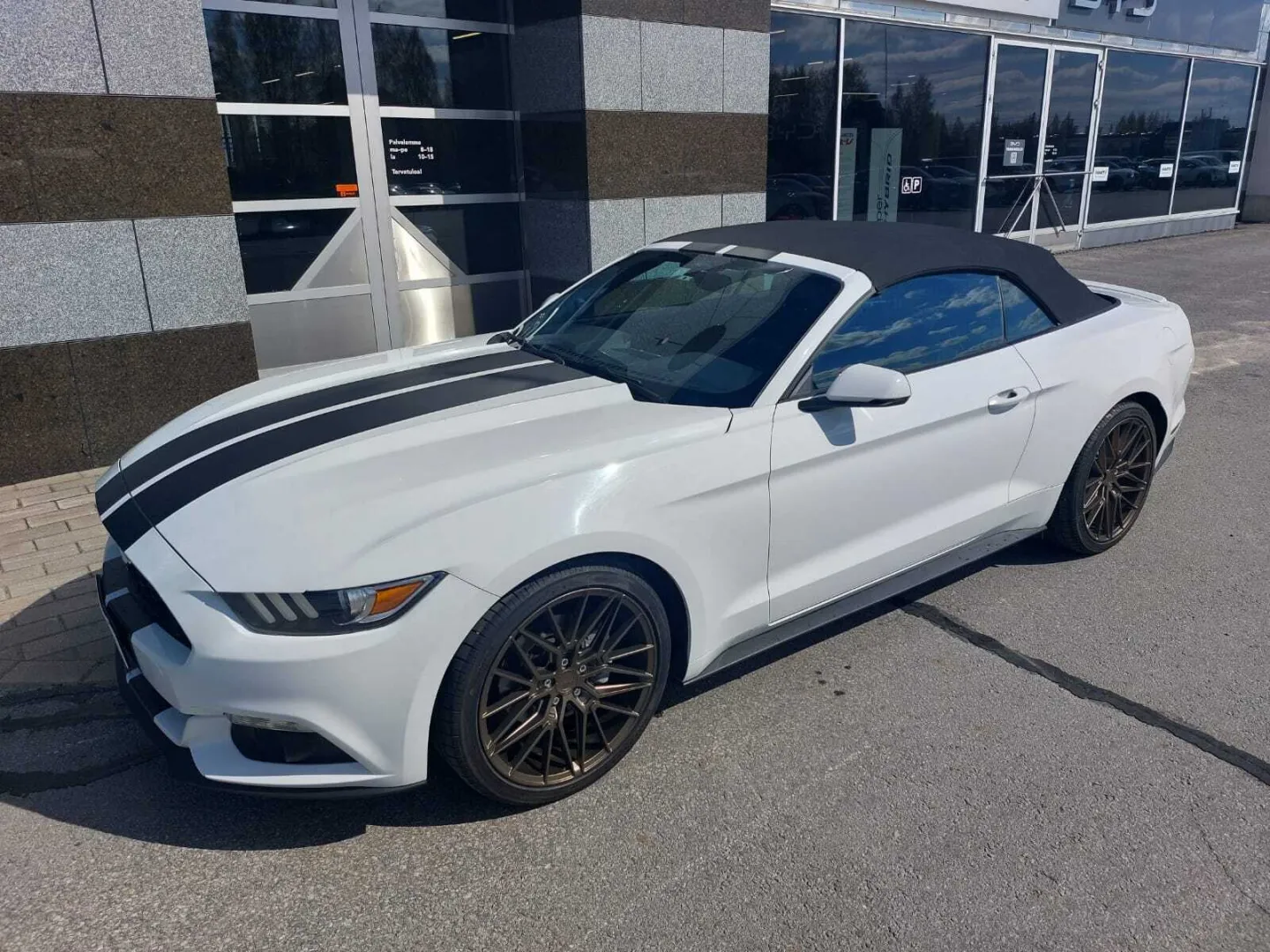 FORD Mustang CNE-512 carousel image