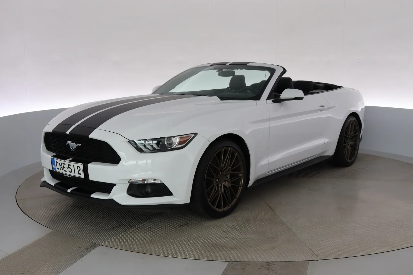 FORD Mustang CNE-512 carousel image