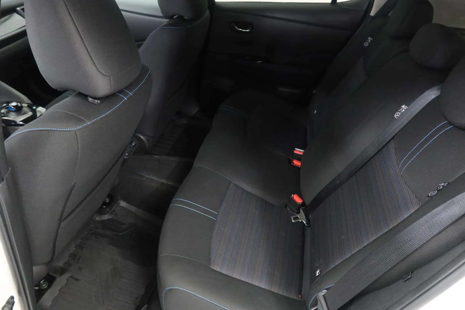 Nissan Leaf IRR-517 carousel image