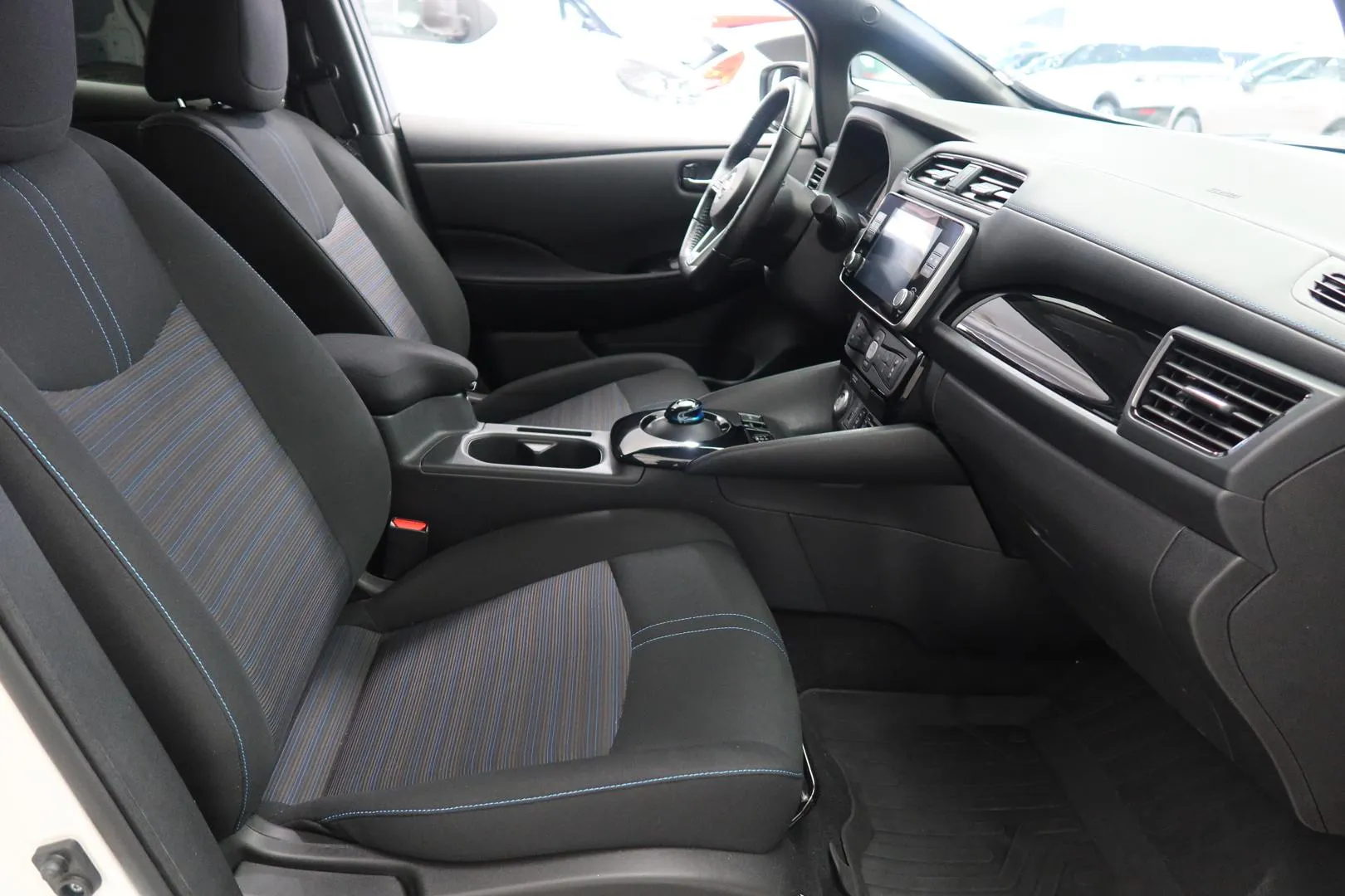 Nissan Leaf IRR-517 carousel image