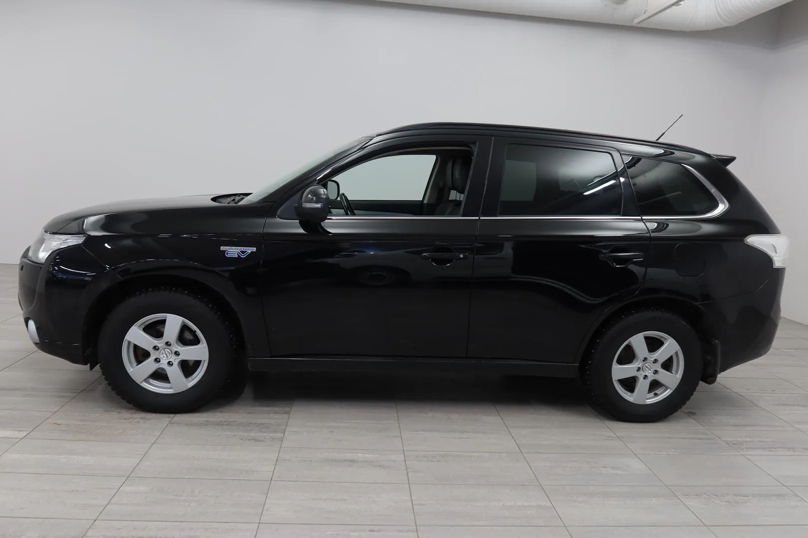 MITSUBISHI Outlander PHEV YJX-771 carousel image