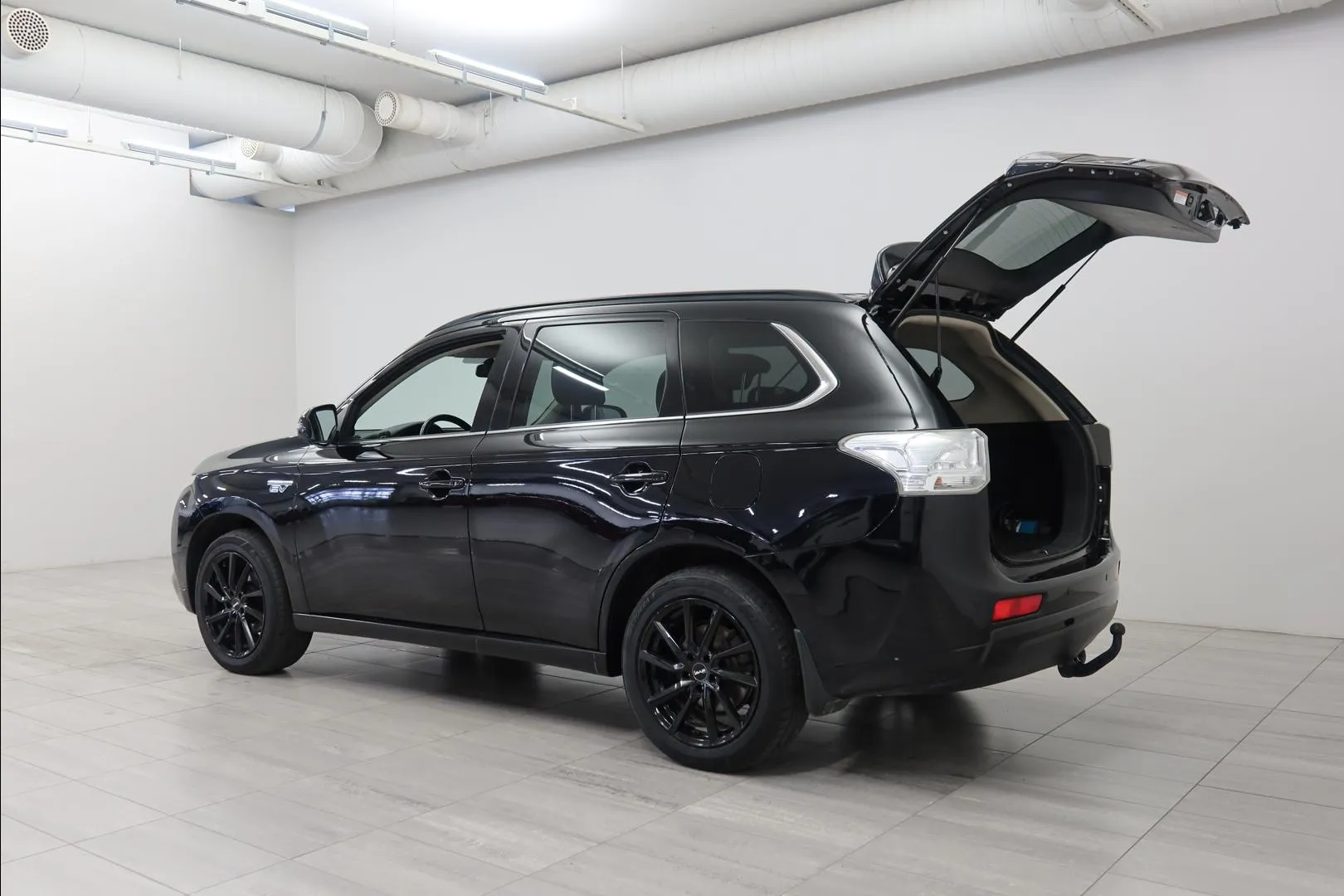 MITSUBISHI Outlander PHEV YJX-771 carousel image