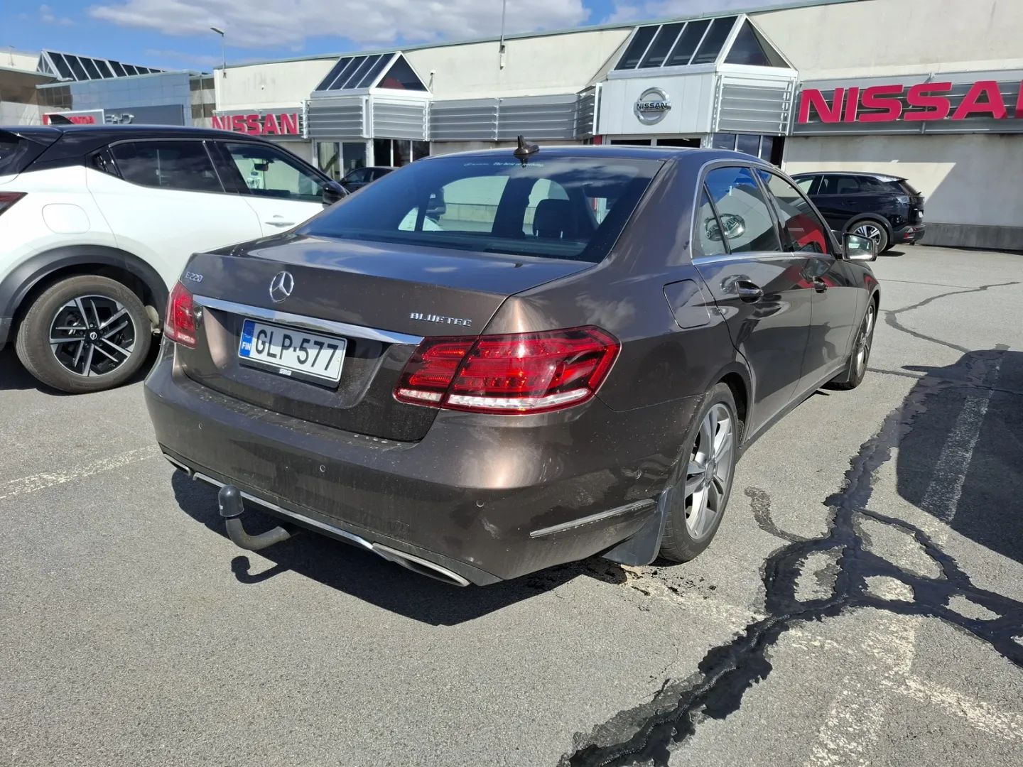 MERCEDES-BENZ E GLP-577 carousel image