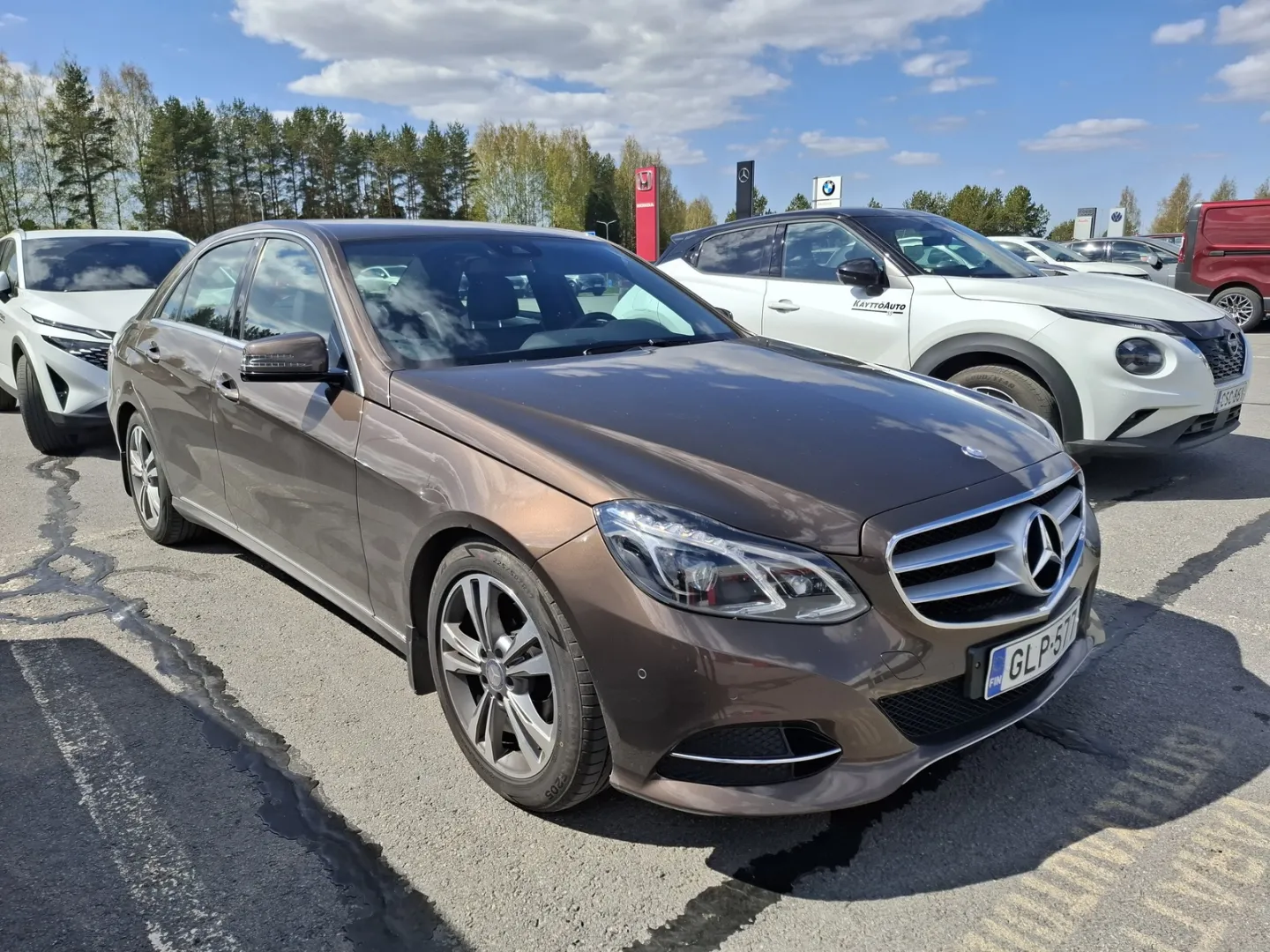 MERCEDES-BENZ E GLP-577 carousel image