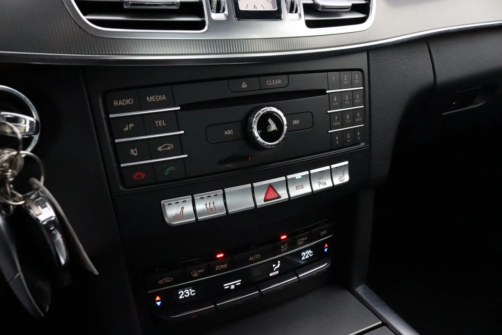 MERCEDES-BENZ E GLP-577 carousel image