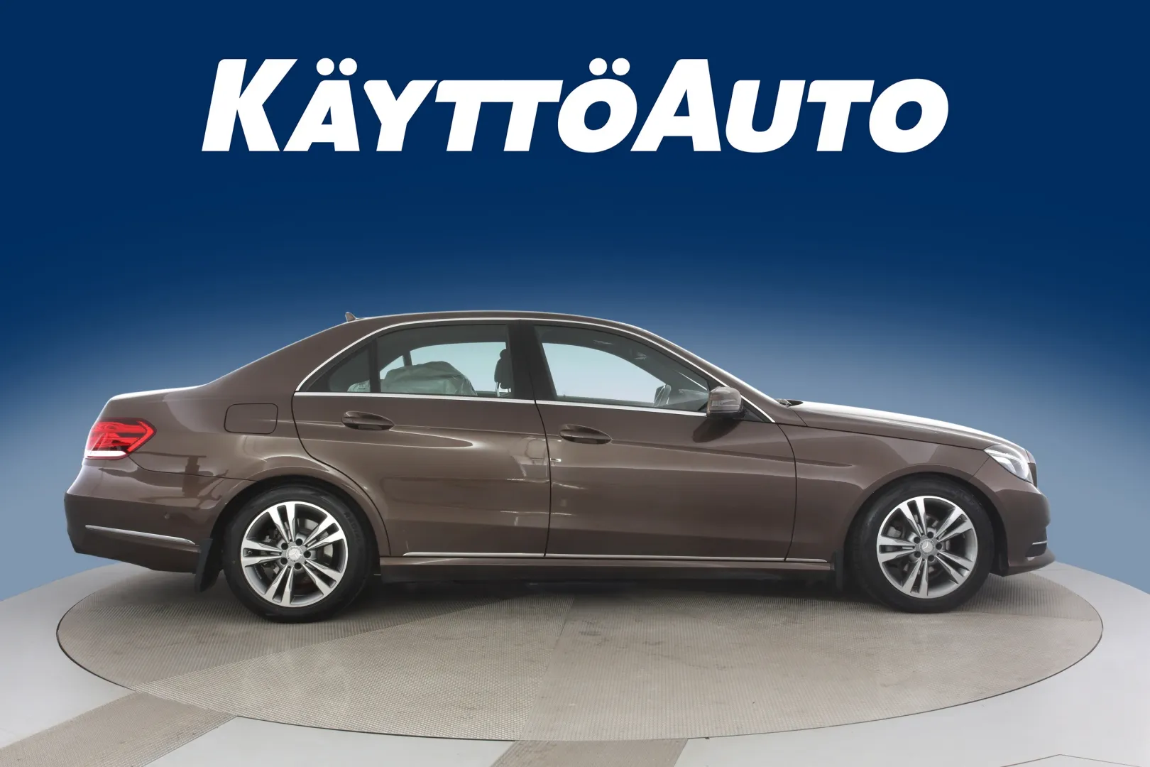 MERCEDES-BENZ E GLP-577 carousel image
