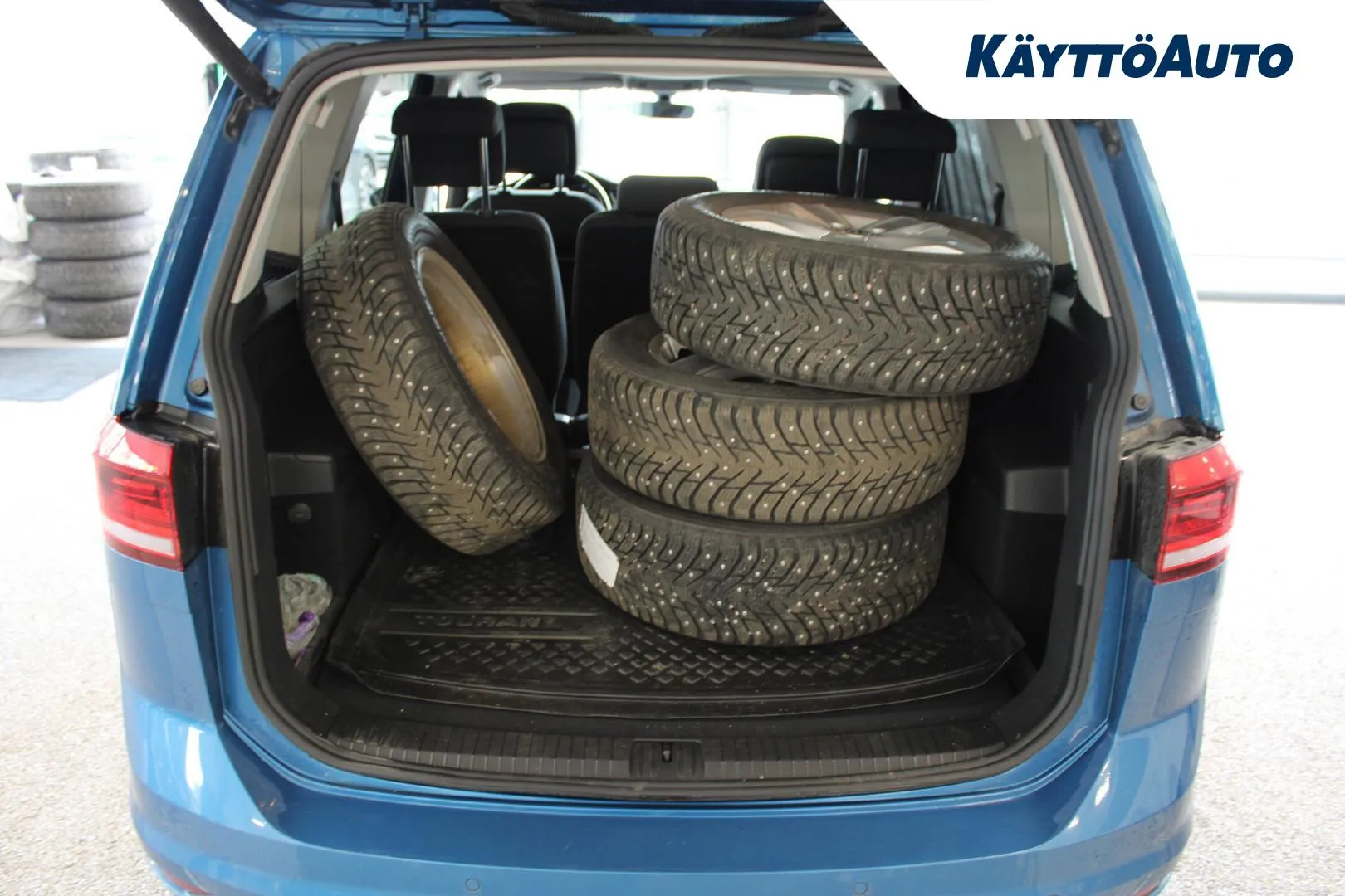 VOLKSWAGEN Touran FNM-323 carousel image