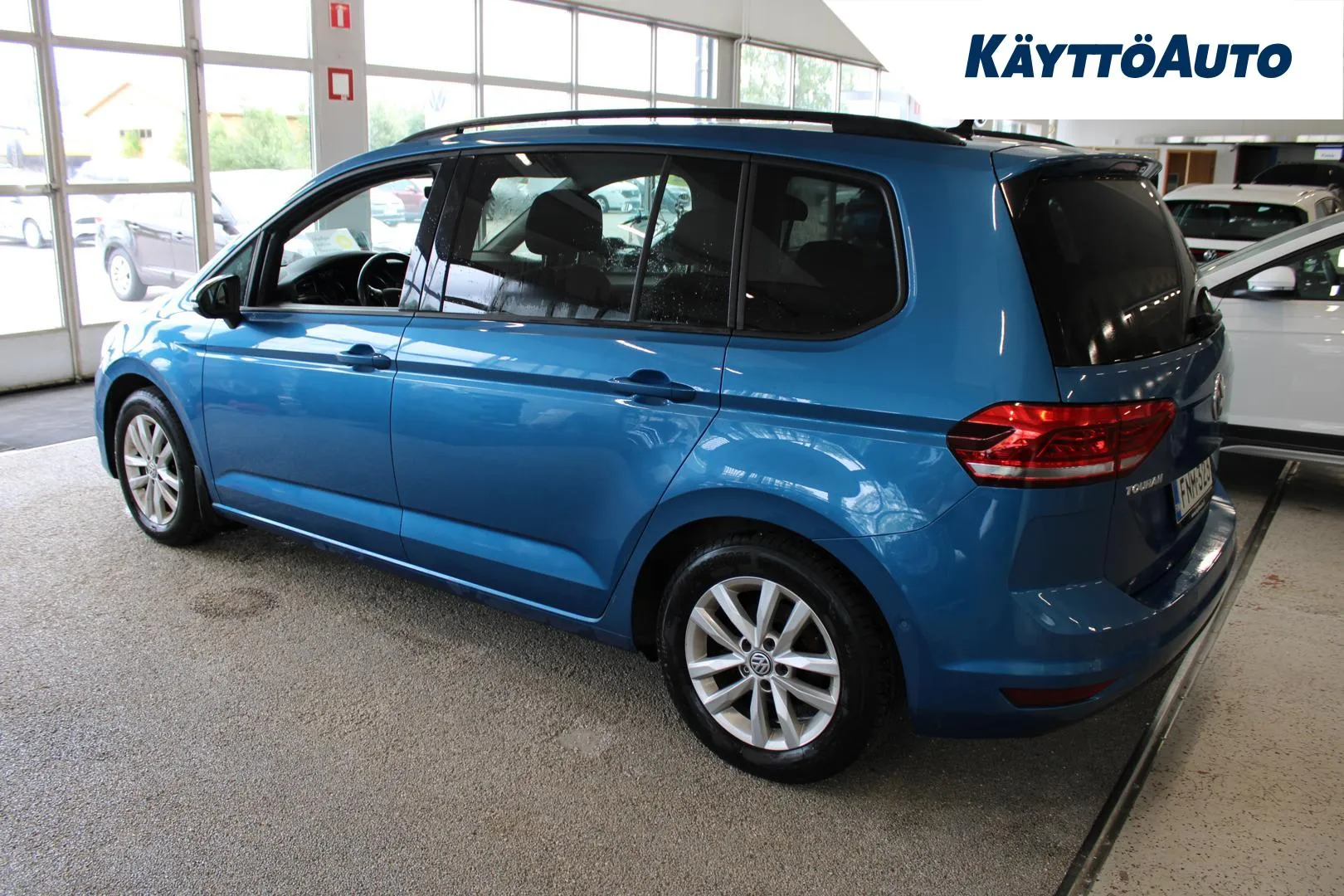 VOLKSWAGEN Touran FNM-323 carousel image