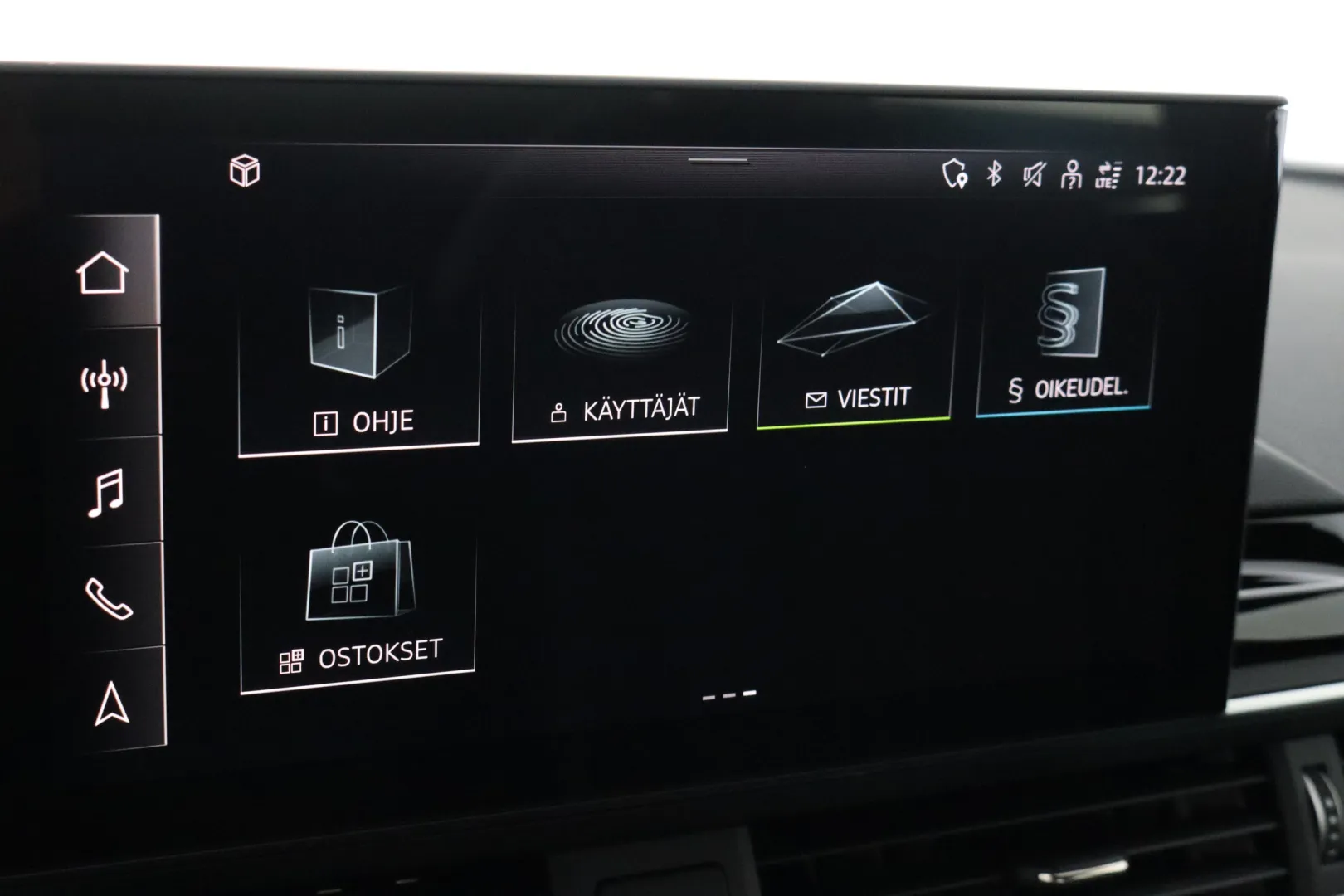 AUDI A4 FOZ-244 carousel image