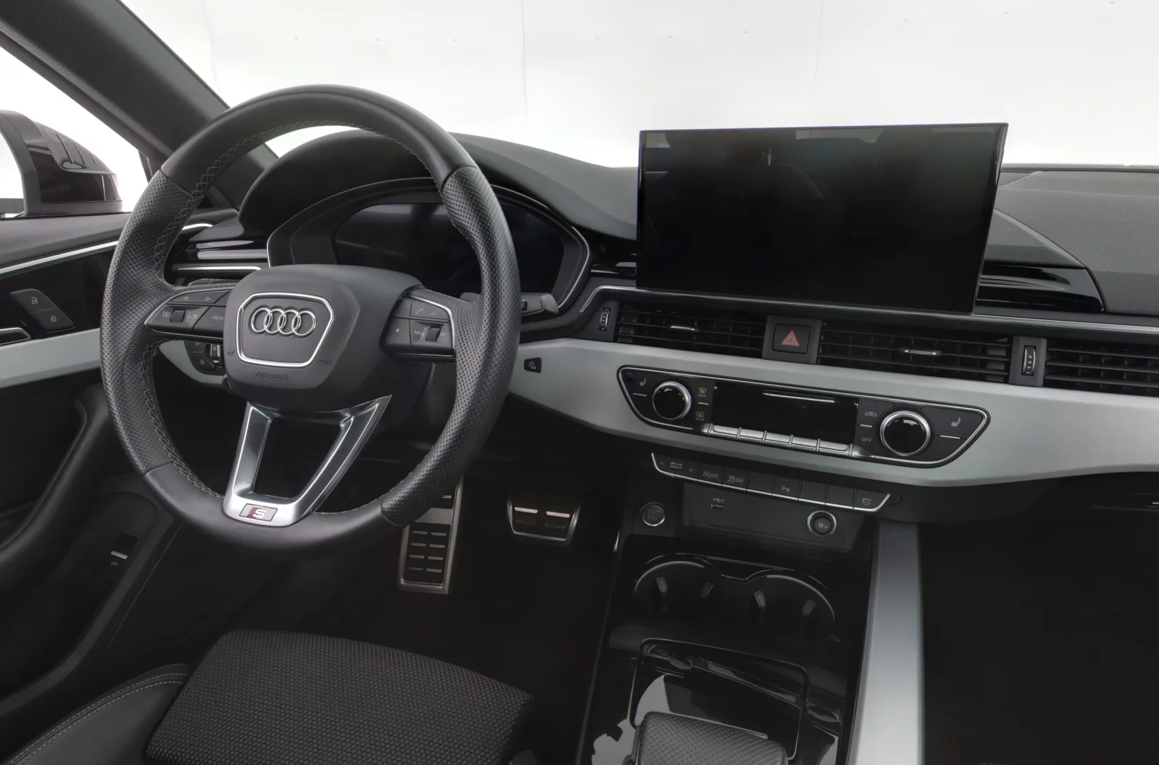 AUDI A4 FOZ-244 carousel image