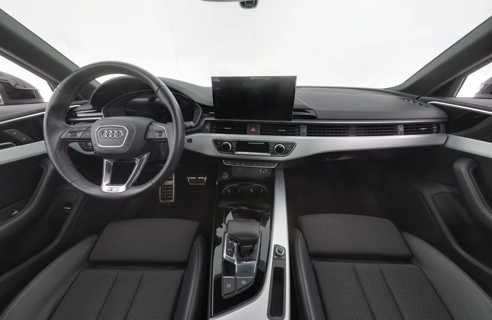 AUDI A4 FOZ-244 carousel image