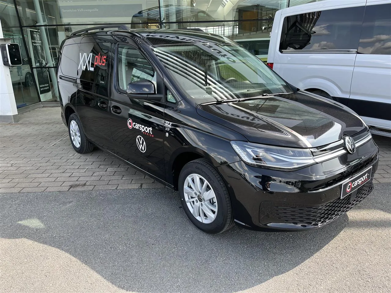Volkswagen Caddy Maxi 062013 carousel image