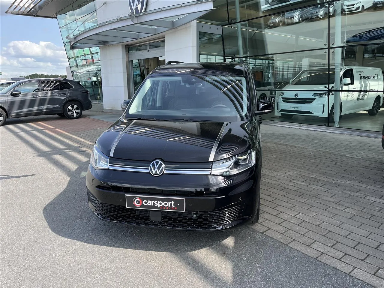 Volkswagen Caddy Maxi 062013 carousel image