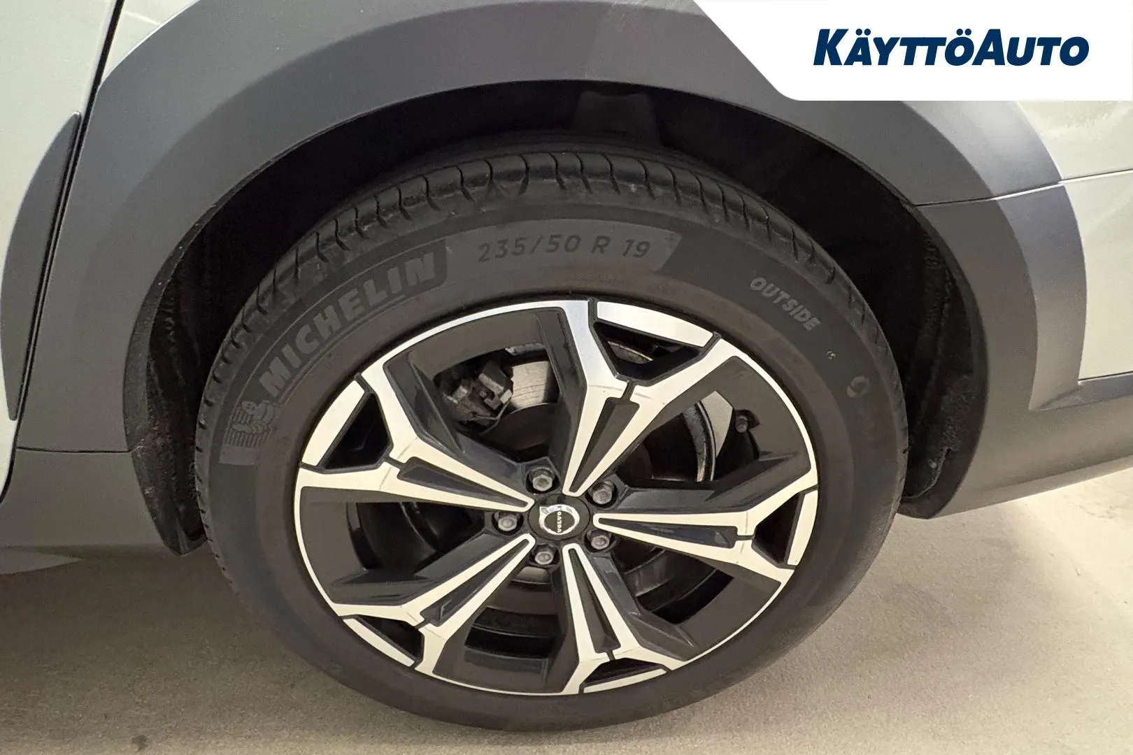 VOLVO V90 Cross Country XRL-318 carousel image