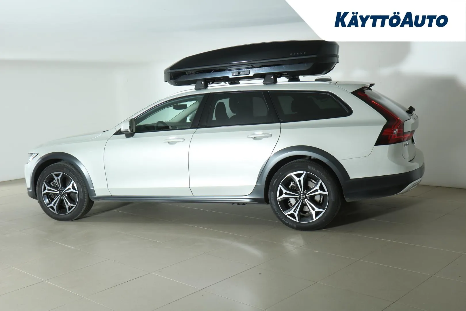 VOLVO V90 Cross Country XRL-318 carousel image