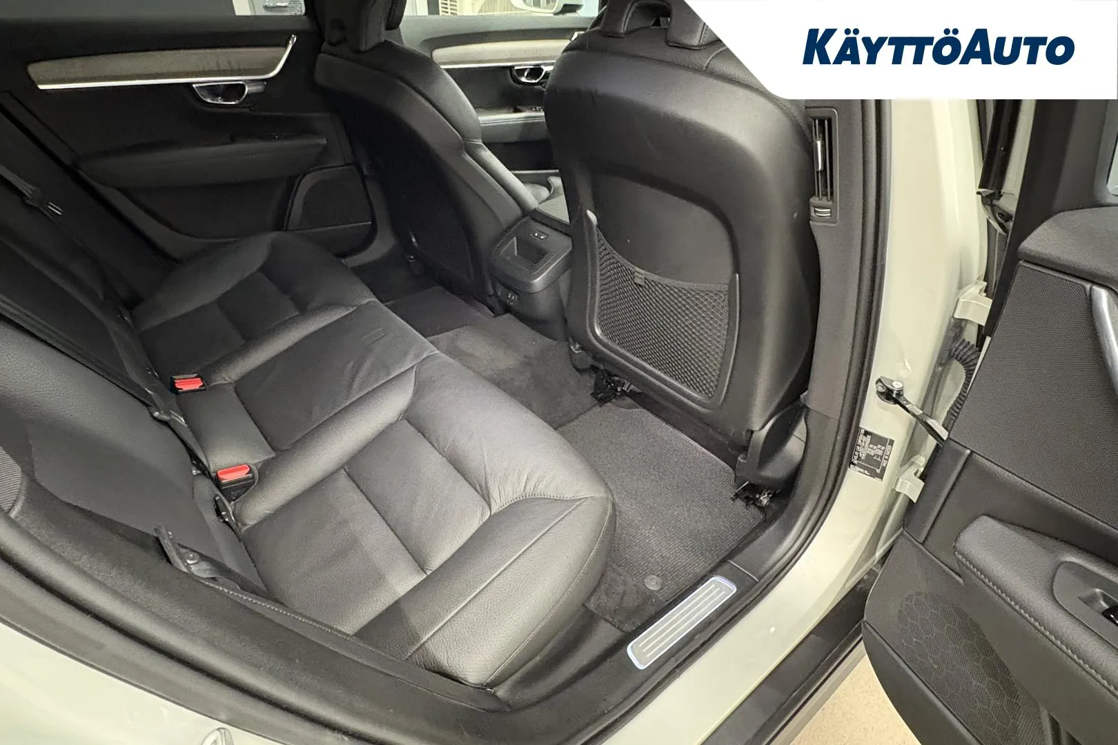 VOLVO V90 Cross Country XRL-318 carousel image