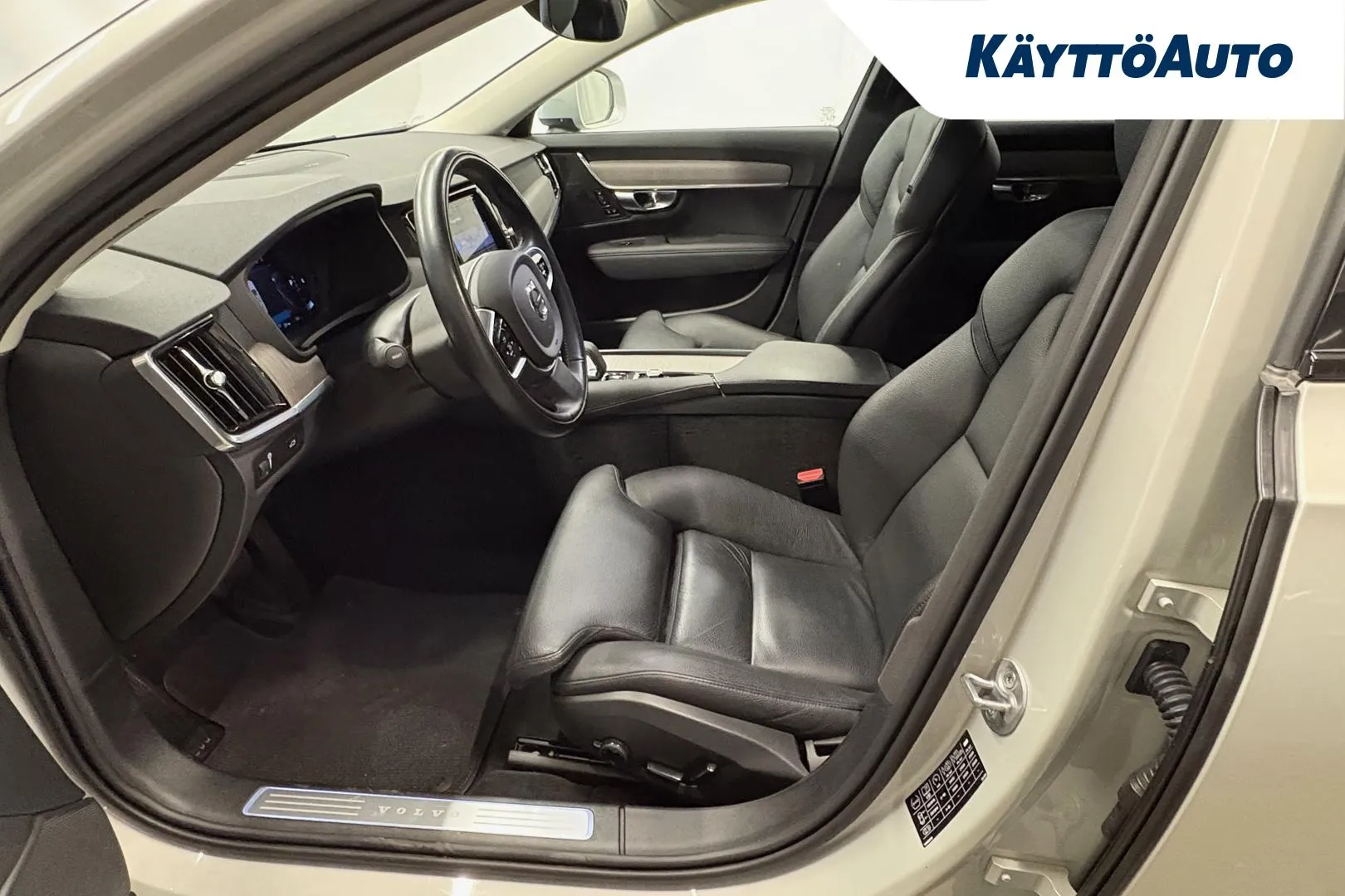 VOLVO V90 Cross Country XRL-318 carousel image