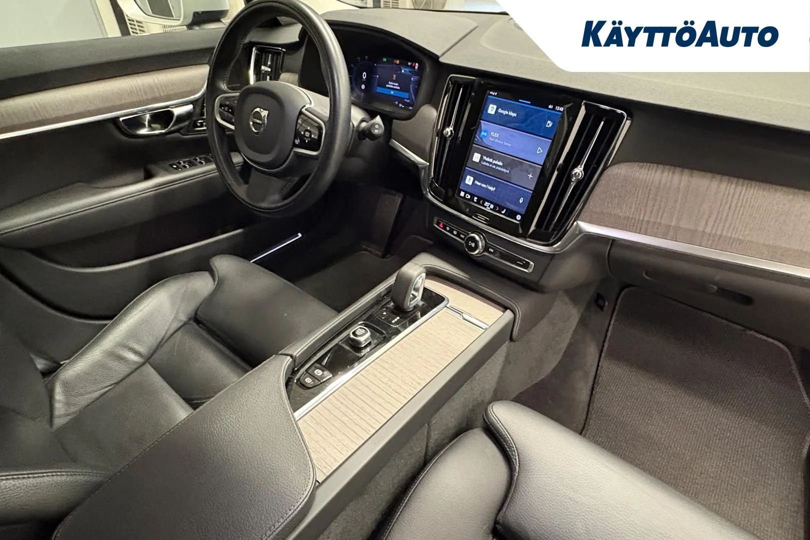 VOLVO V90 Cross Country XRL-318 carousel image