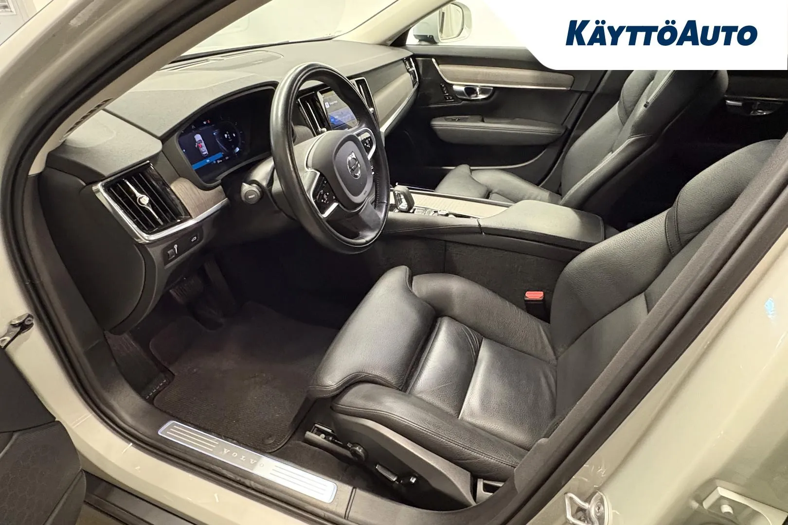 VOLVO V90 Cross Country XRL-318 carousel image