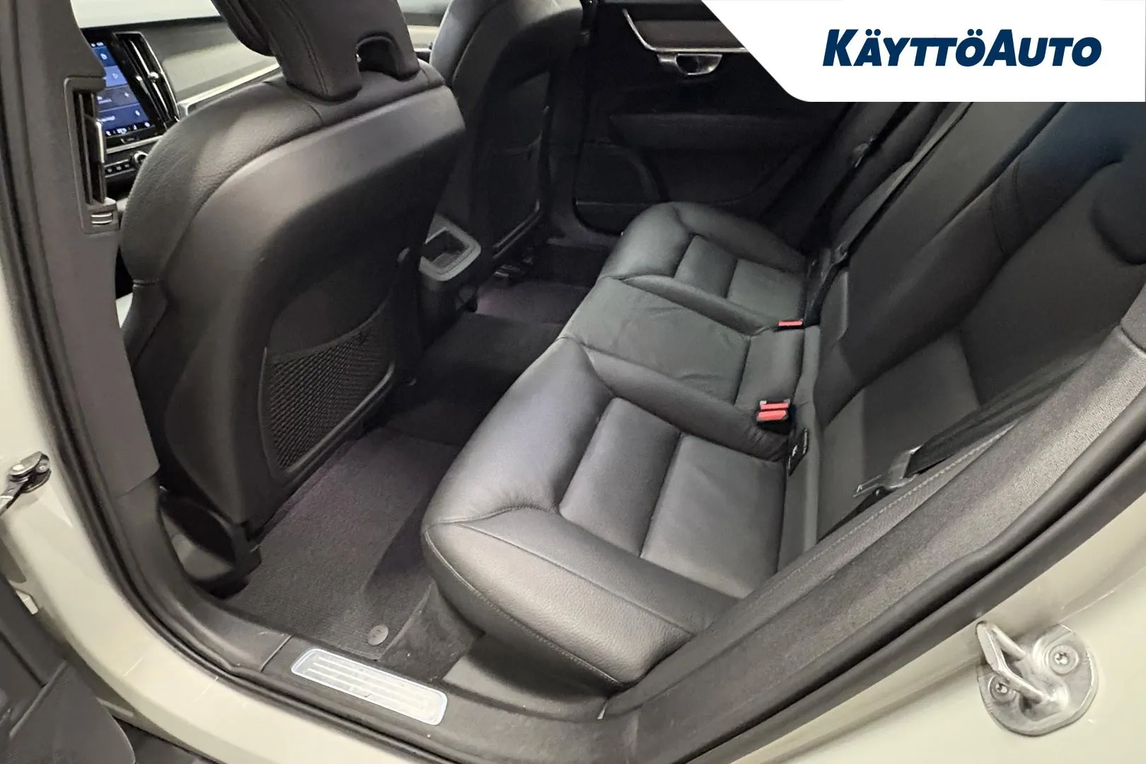 VOLVO V90 Cross Country XRL-318 carousel image