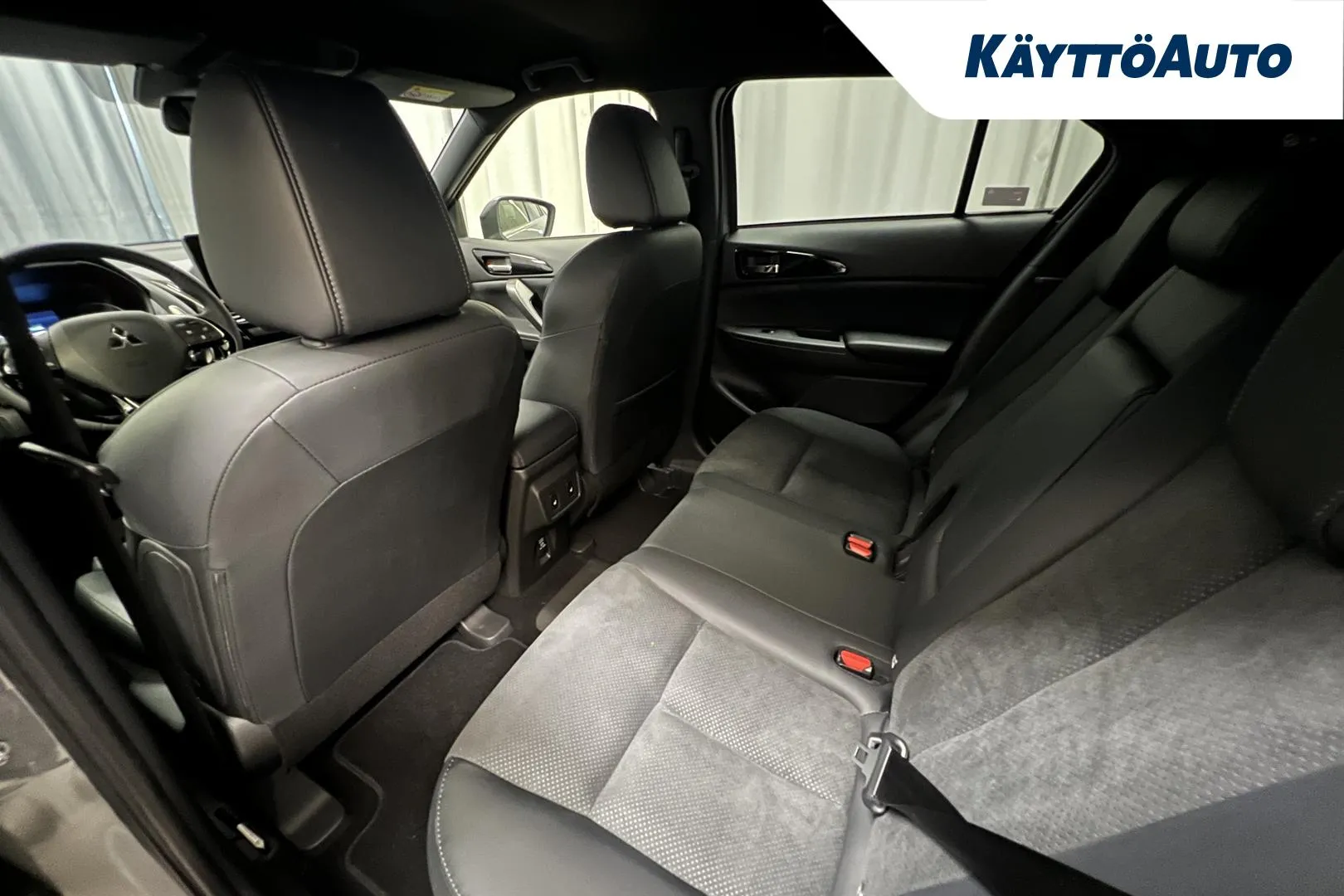 Mitsubishi Eclipse Cross IRM-724 carousel image