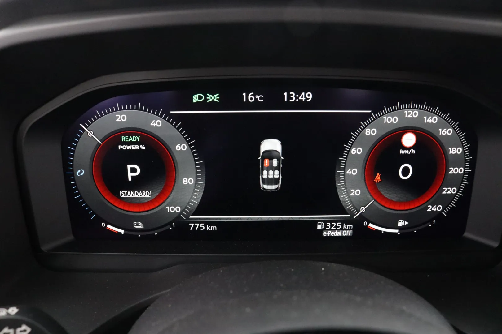 NISSAN X-Trail EVL-334 carousel image