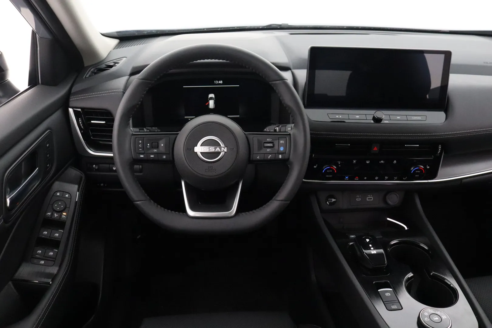 NISSAN X-Trail EVL-334 carousel image