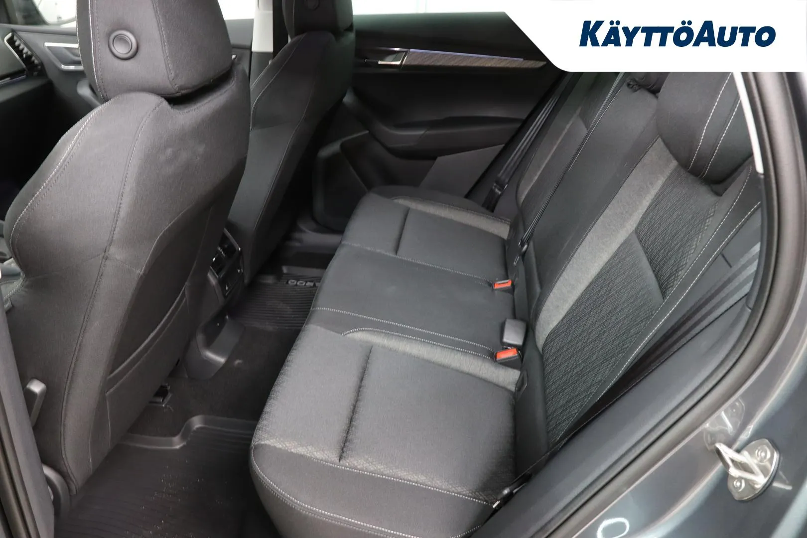 Skoda Karoq RXL-512 carousel image
