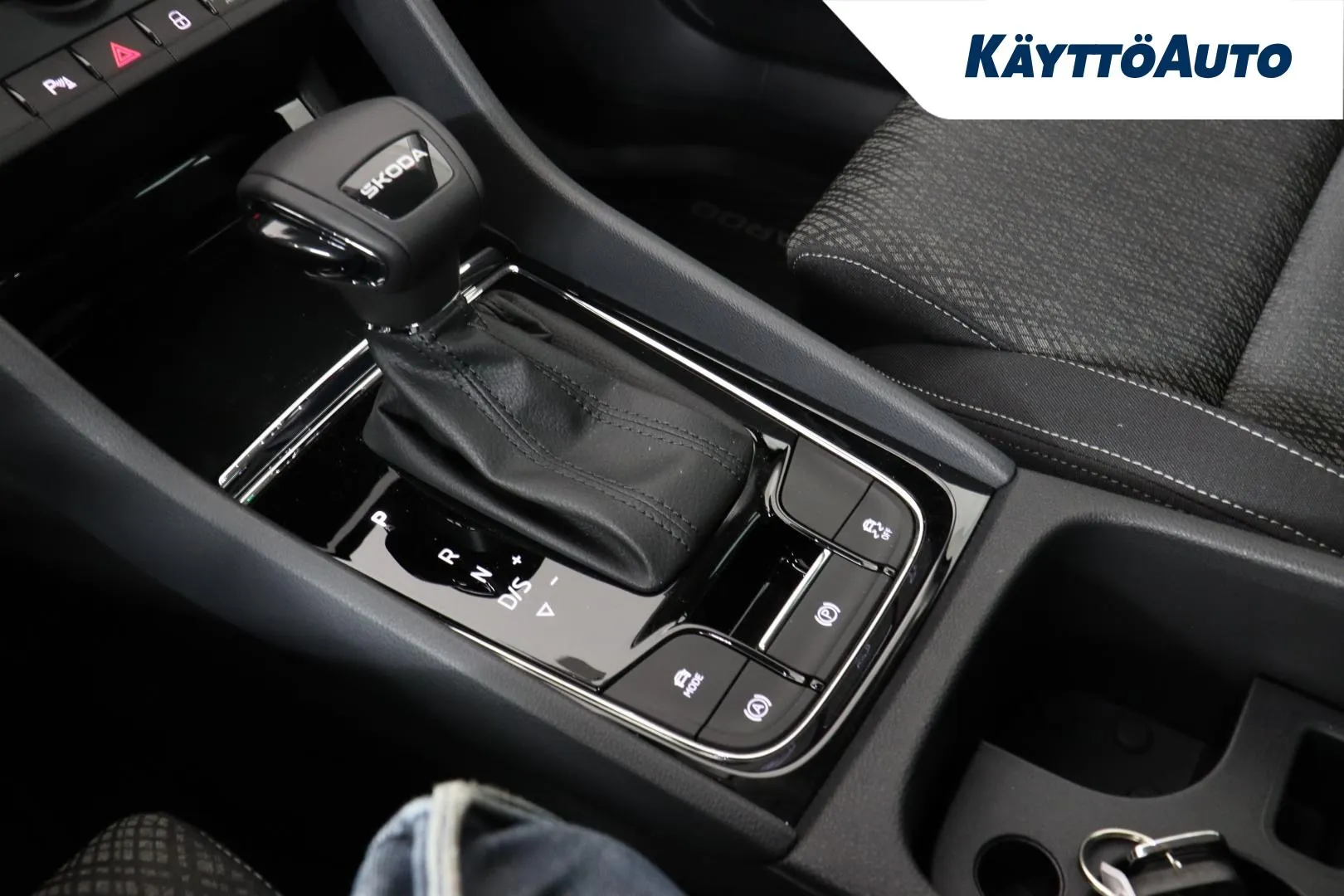Skoda Karoq RXL-512 carousel image