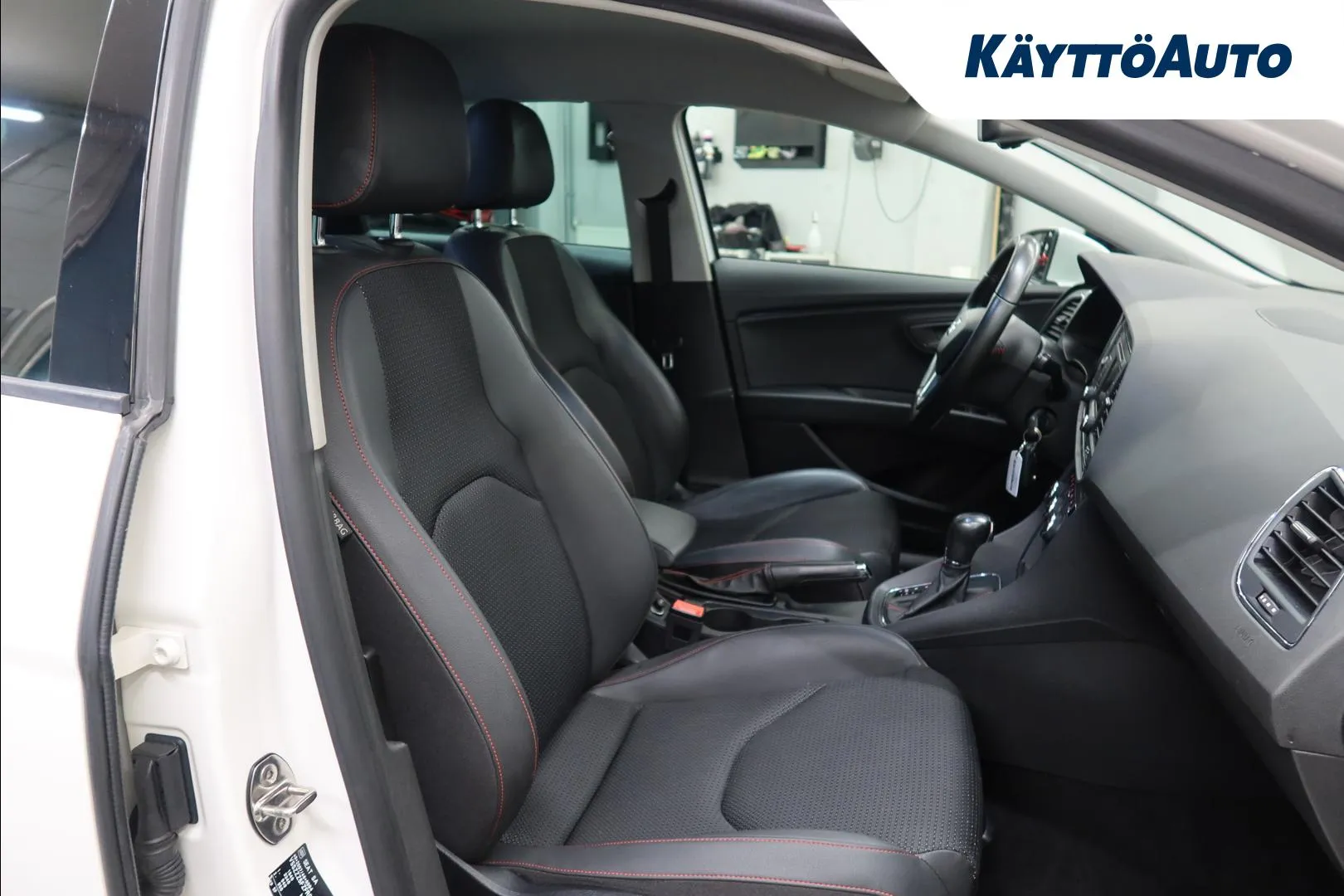 SEAT Leon ST BSL-612 carousel image