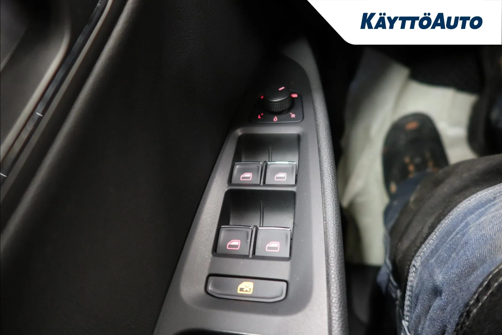 SEAT Leon ST BSL-612 carousel image