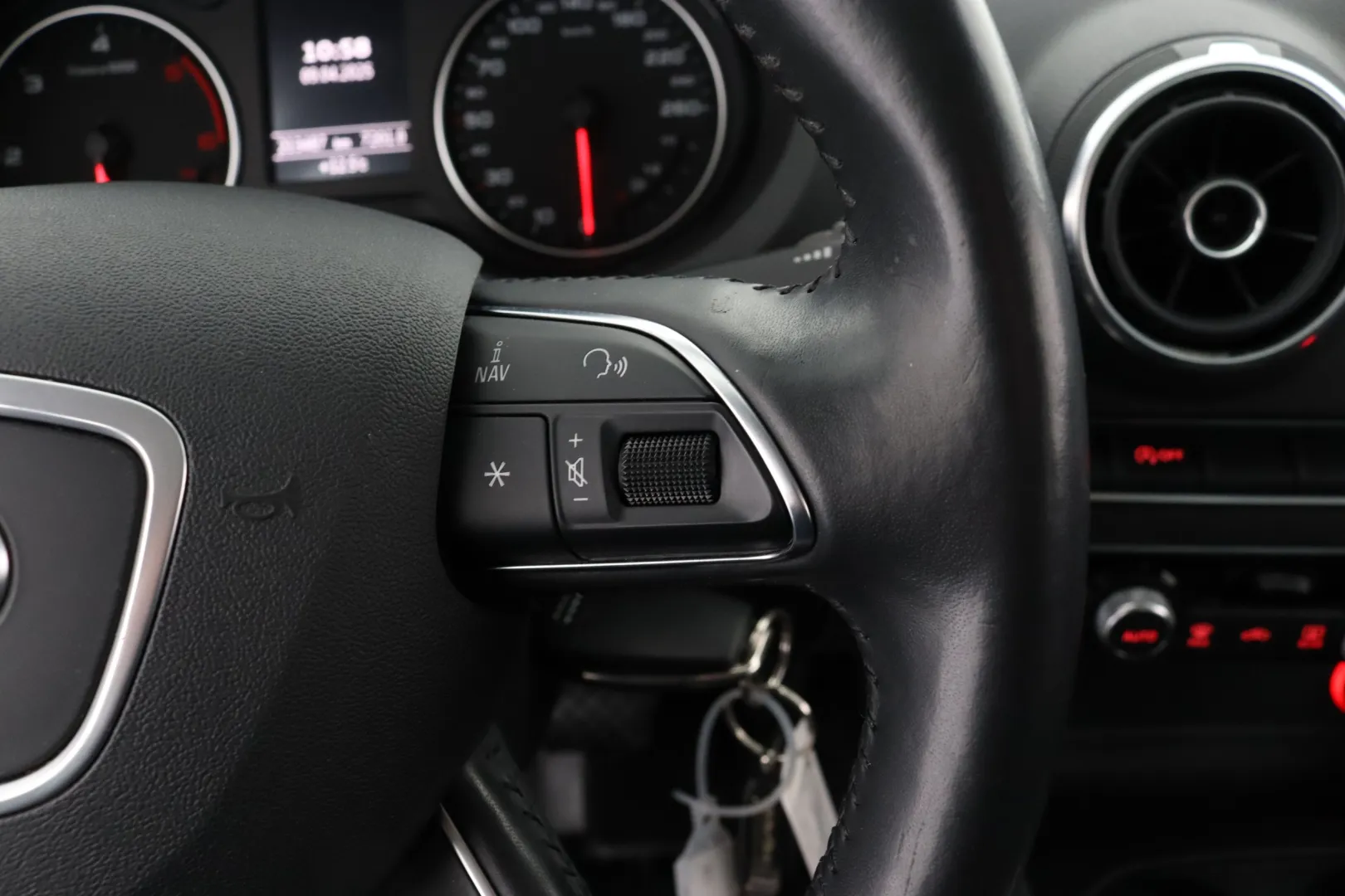 AUDI A3 ENZ-797 carousel image