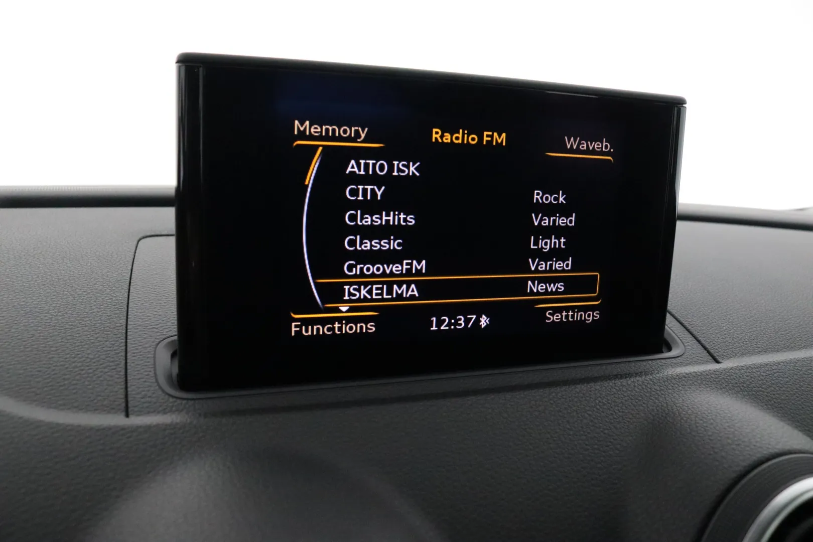 AUDI A3 ENZ-797 carousel image