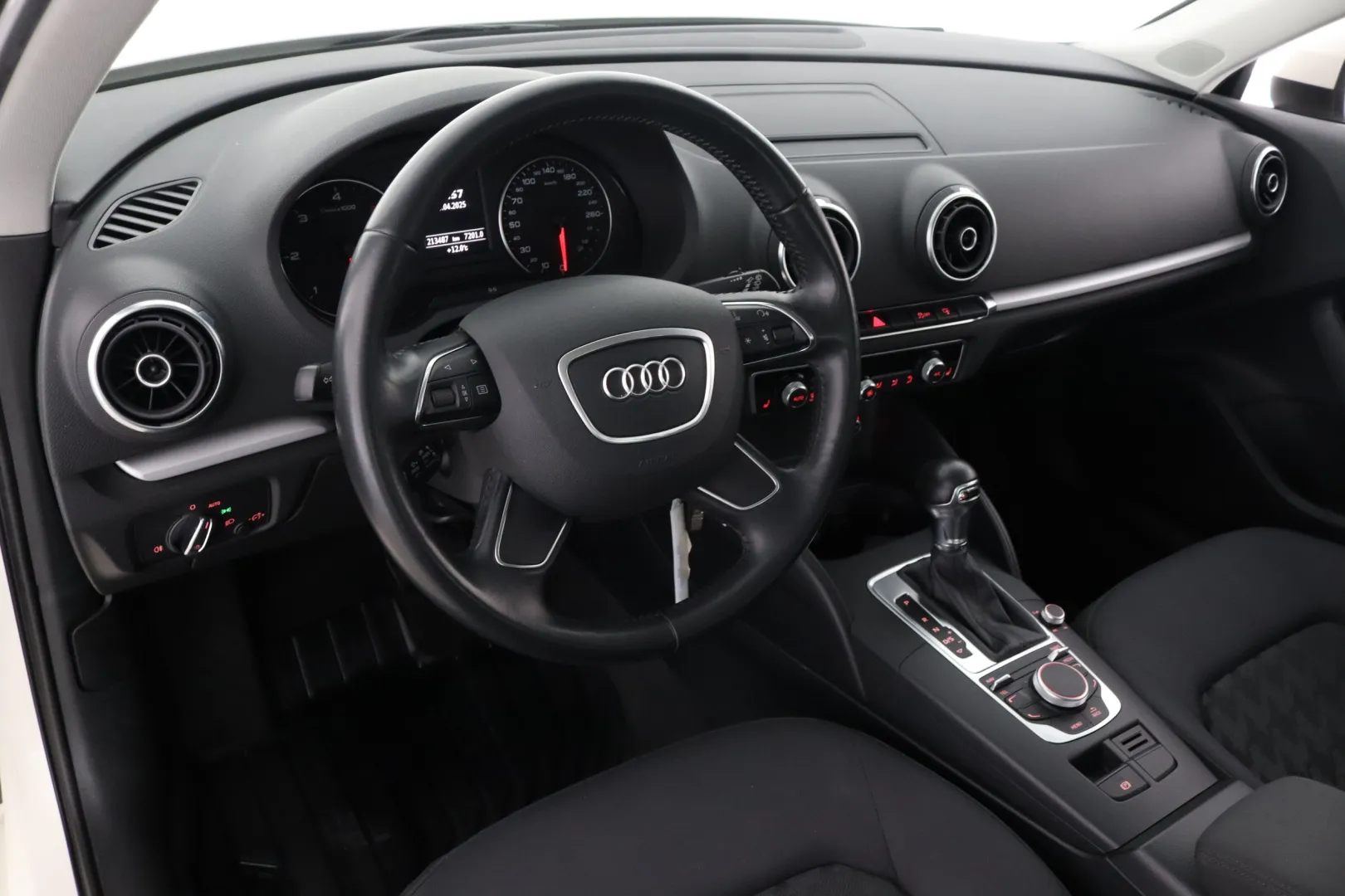 AUDI A3 ENZ-797 carousel image
