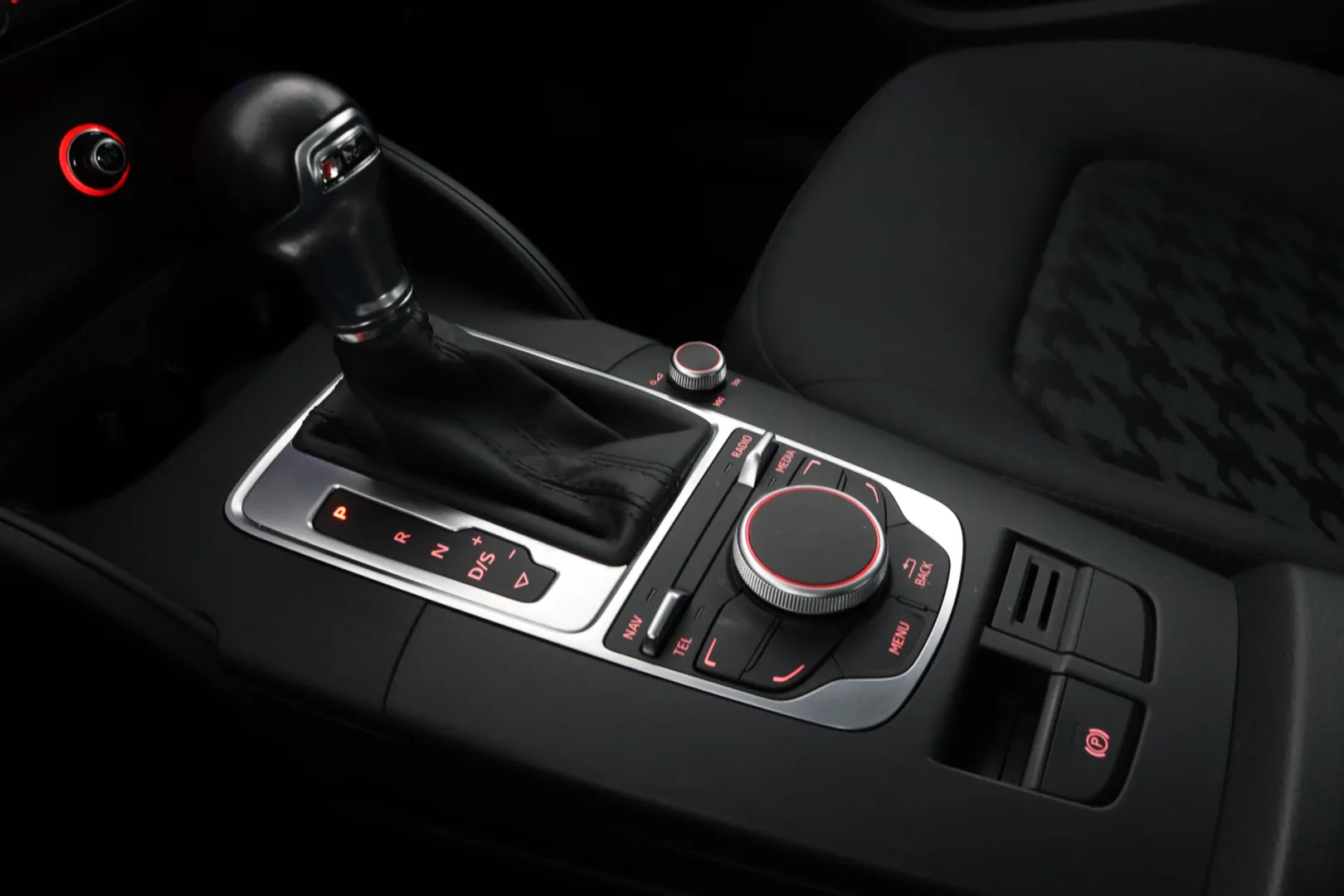 AUDI A3 ENZ-797 carousel image