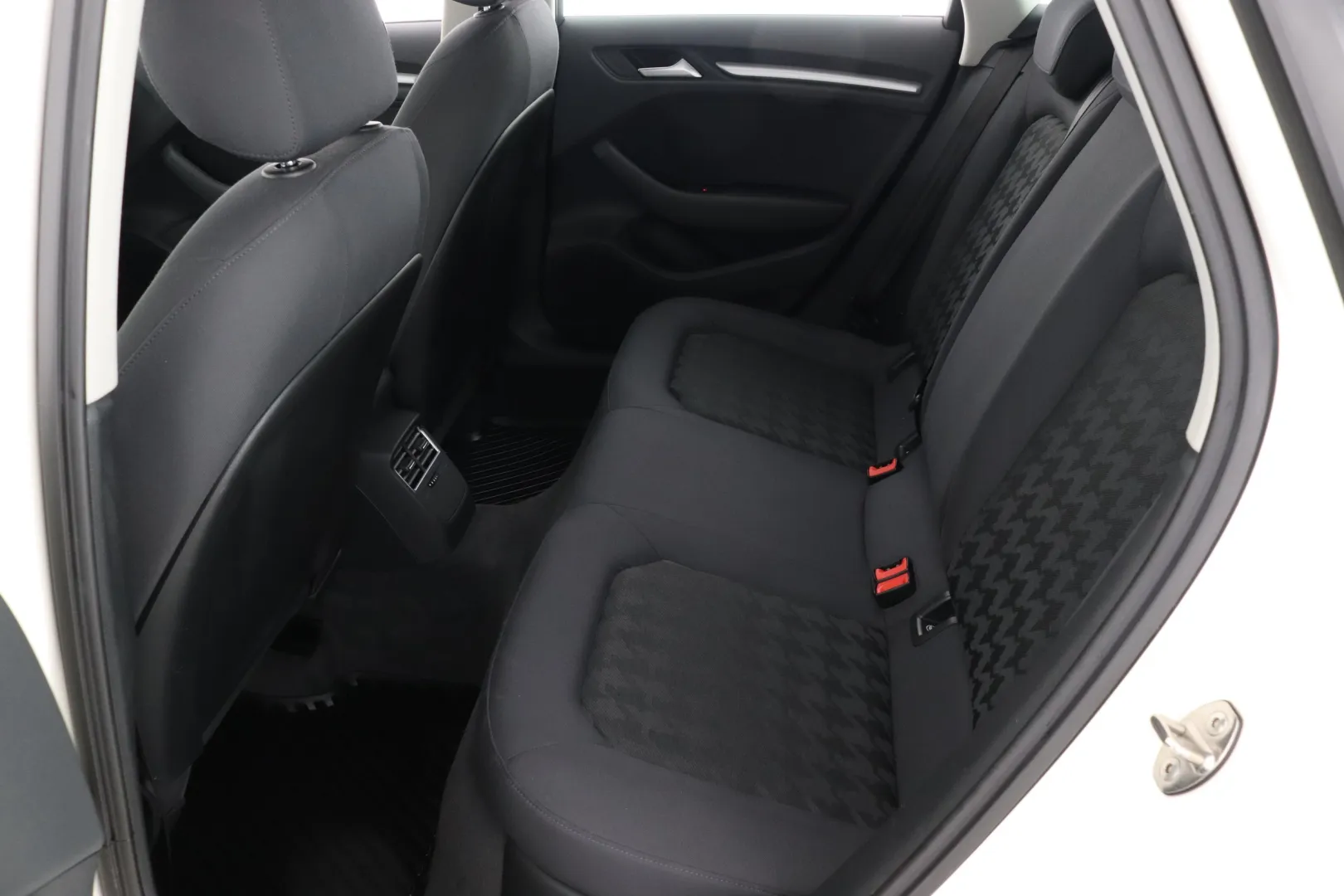 AUDI A3 ENZ-797 carousel image