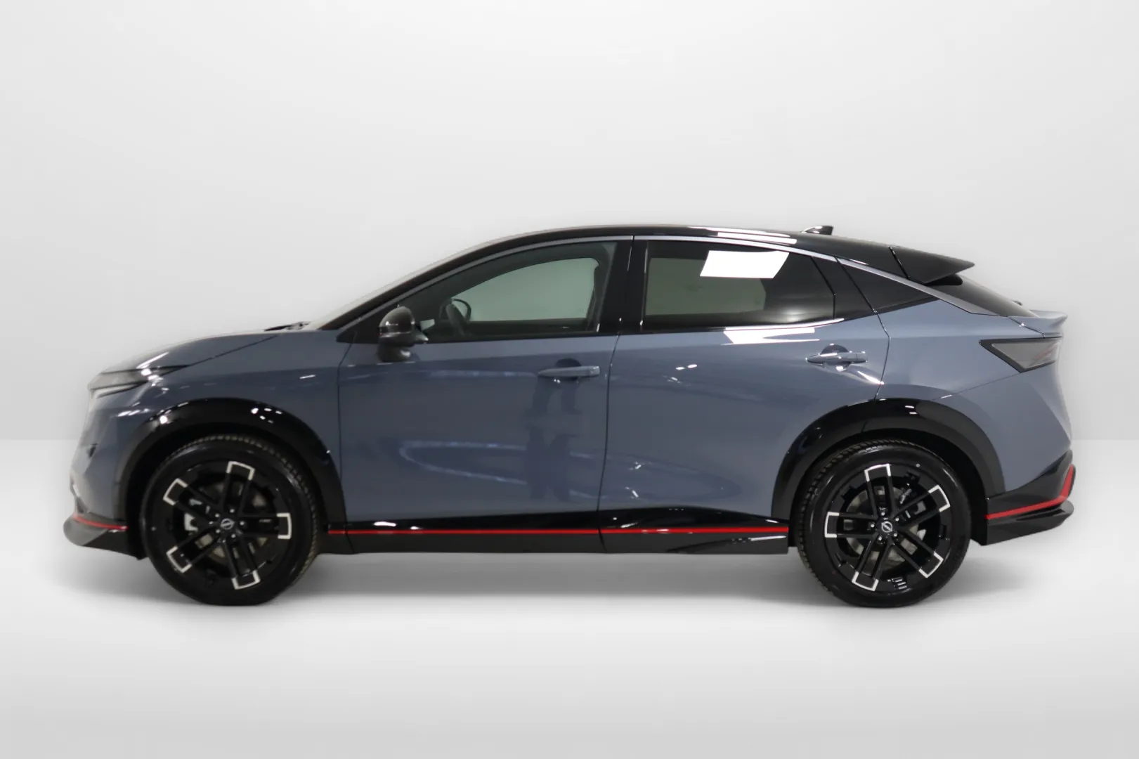 Nissan Ariya NOB-260 carousel image