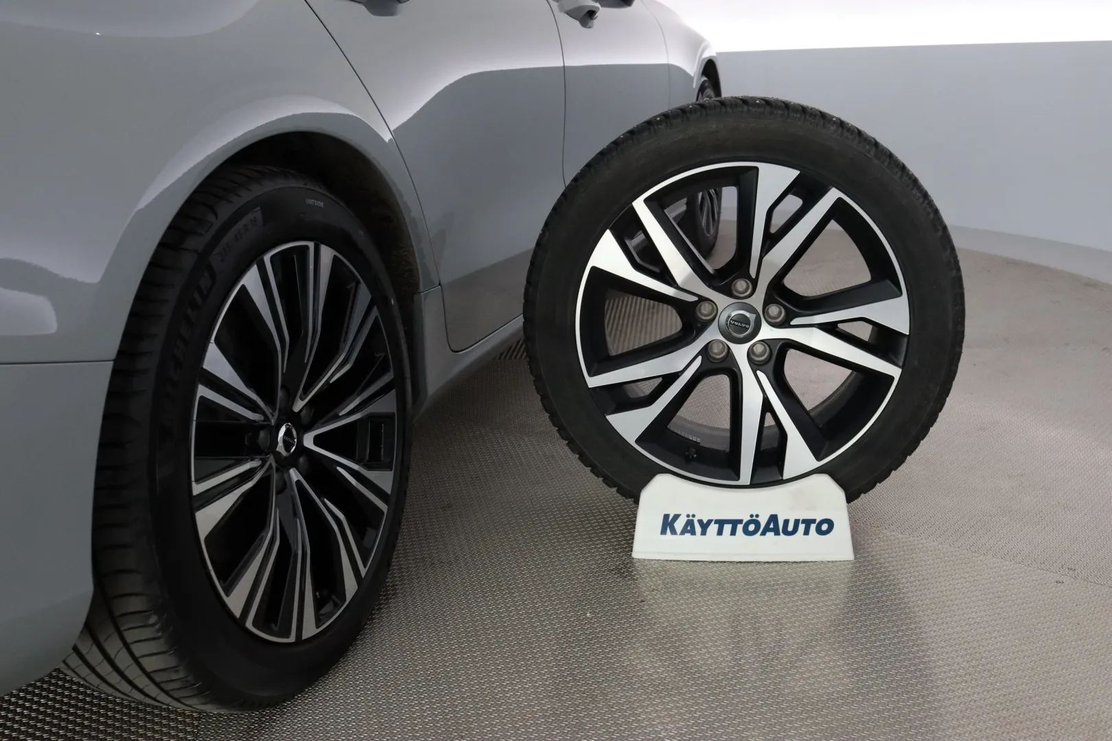 VOLVO V60 GPY-885 carousel image
