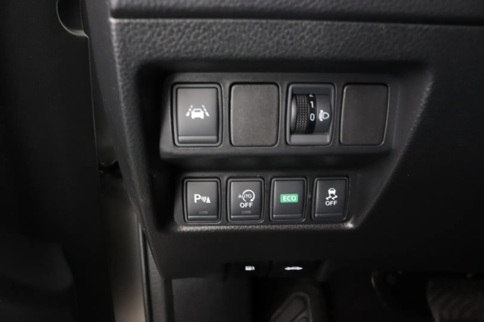 NISSAN Qashqai CKE-174 carousel image
