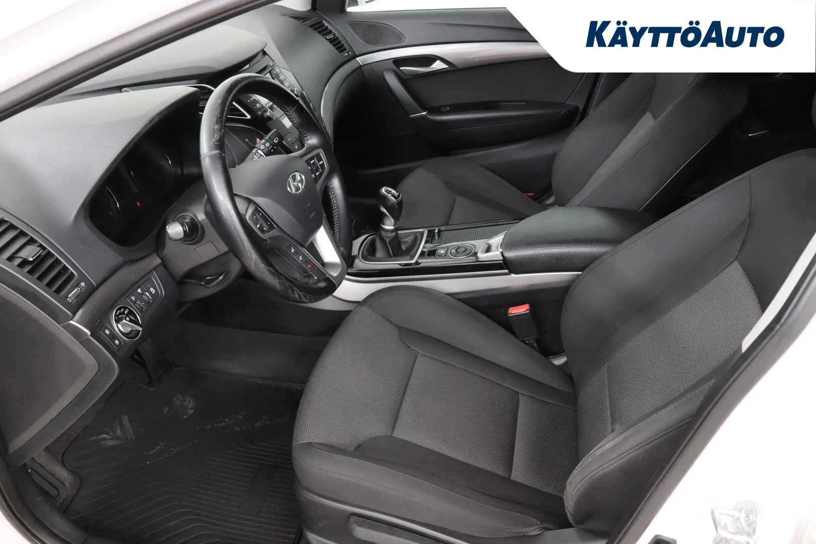 HYUNDAI i40 Wagon OTV-738 carousel image