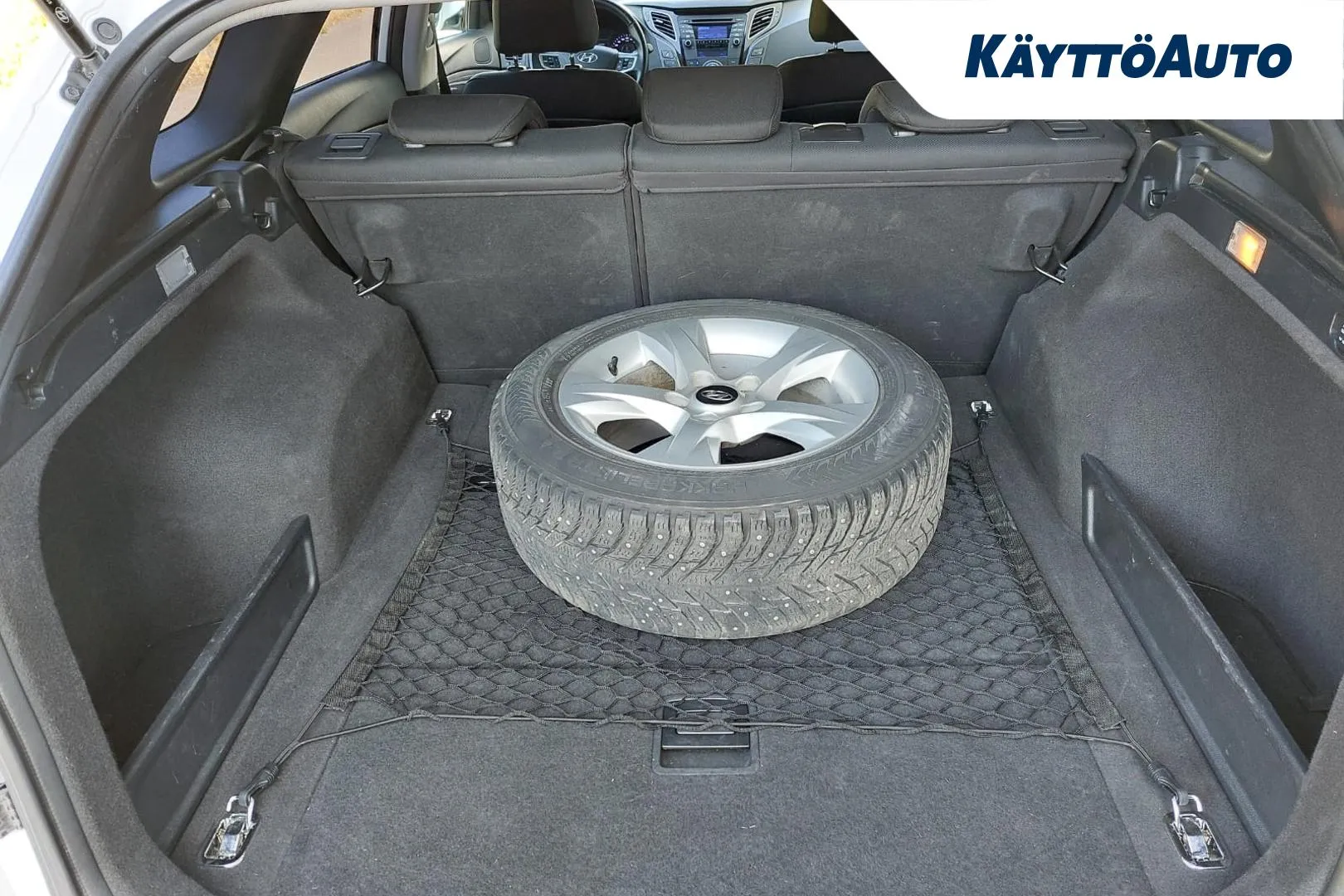 HYUNDAI i40 Wagon OTV-738 carousel image