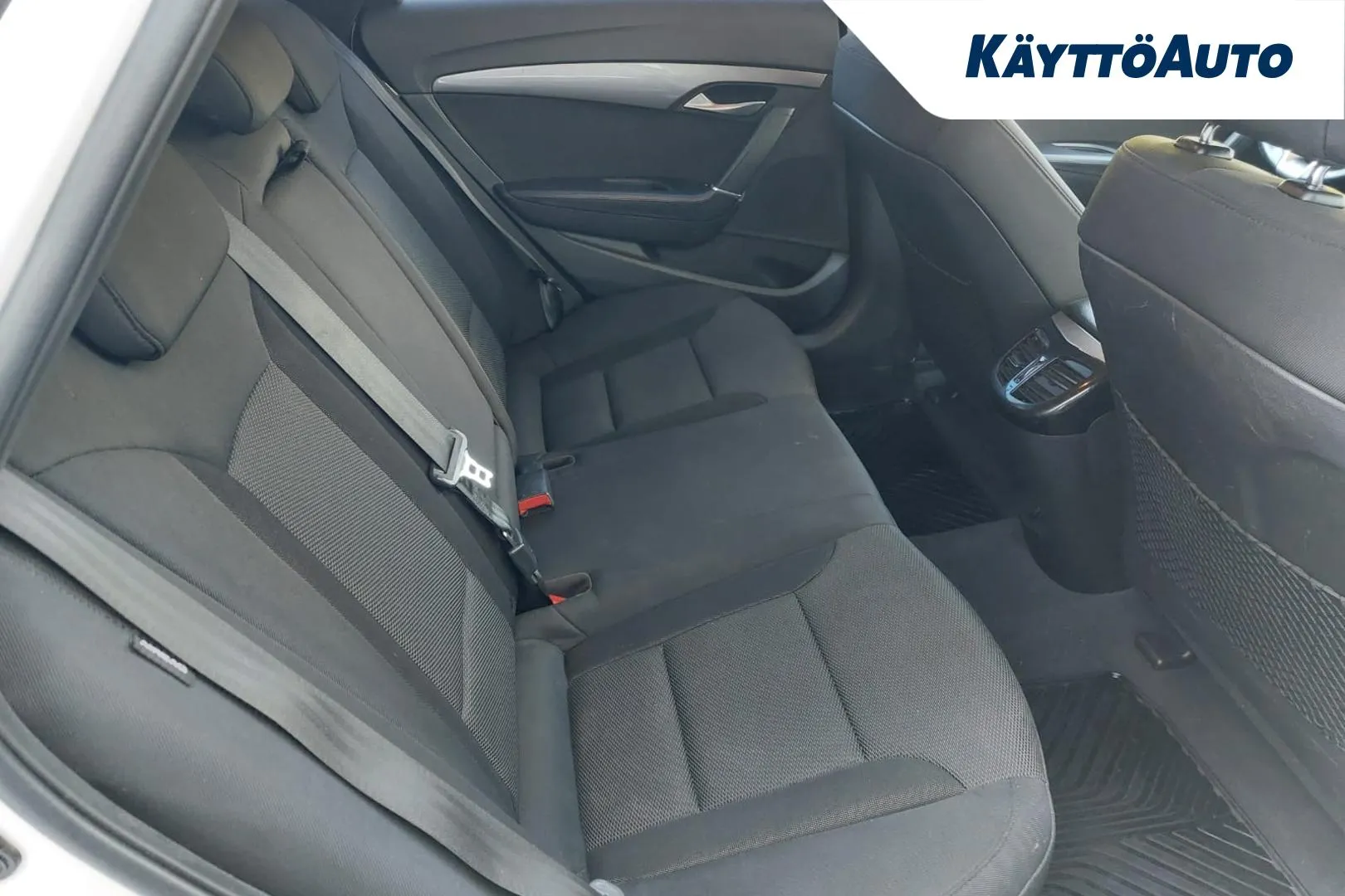 HYUNDAI i40 Wagon OTV-738 carousel image