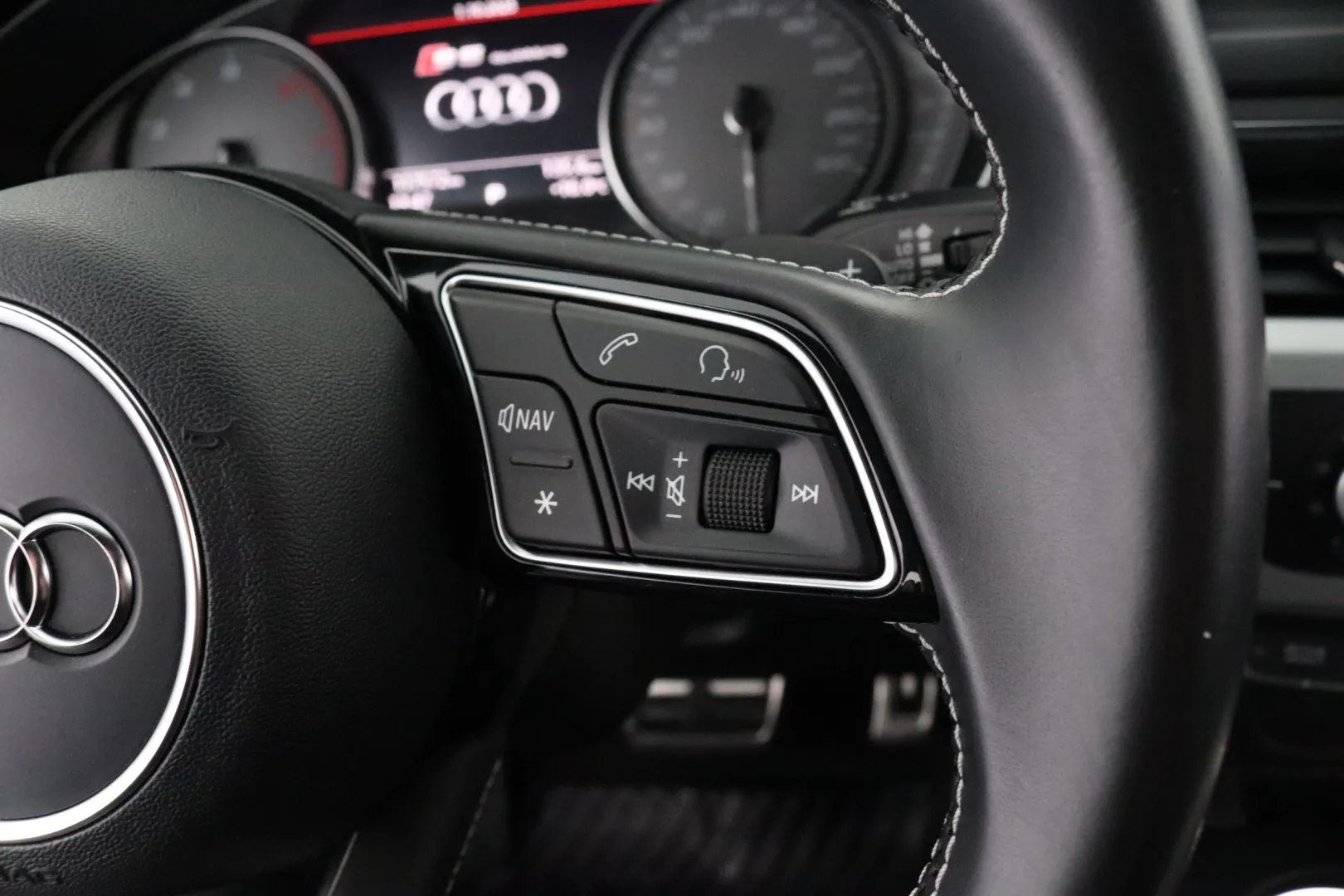 AUDI S5 LPS-390 carousel image