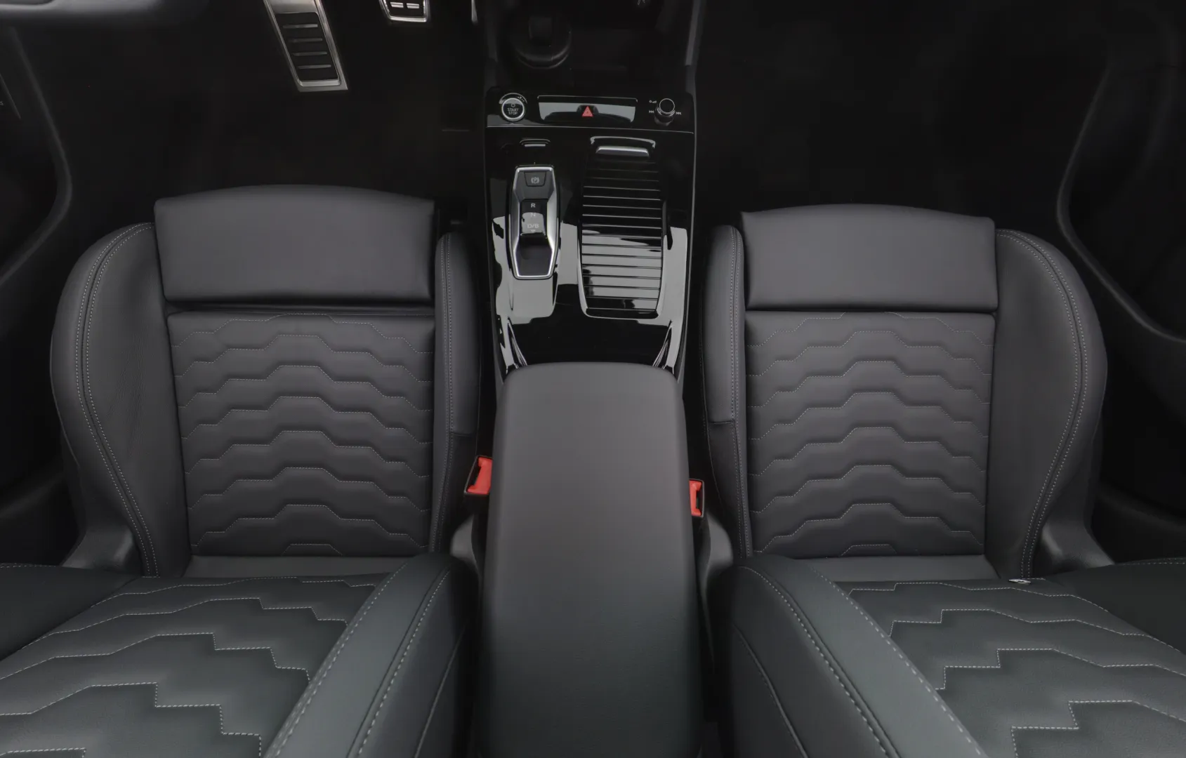 Audi A6 e-tron NOF-483 carousel image
