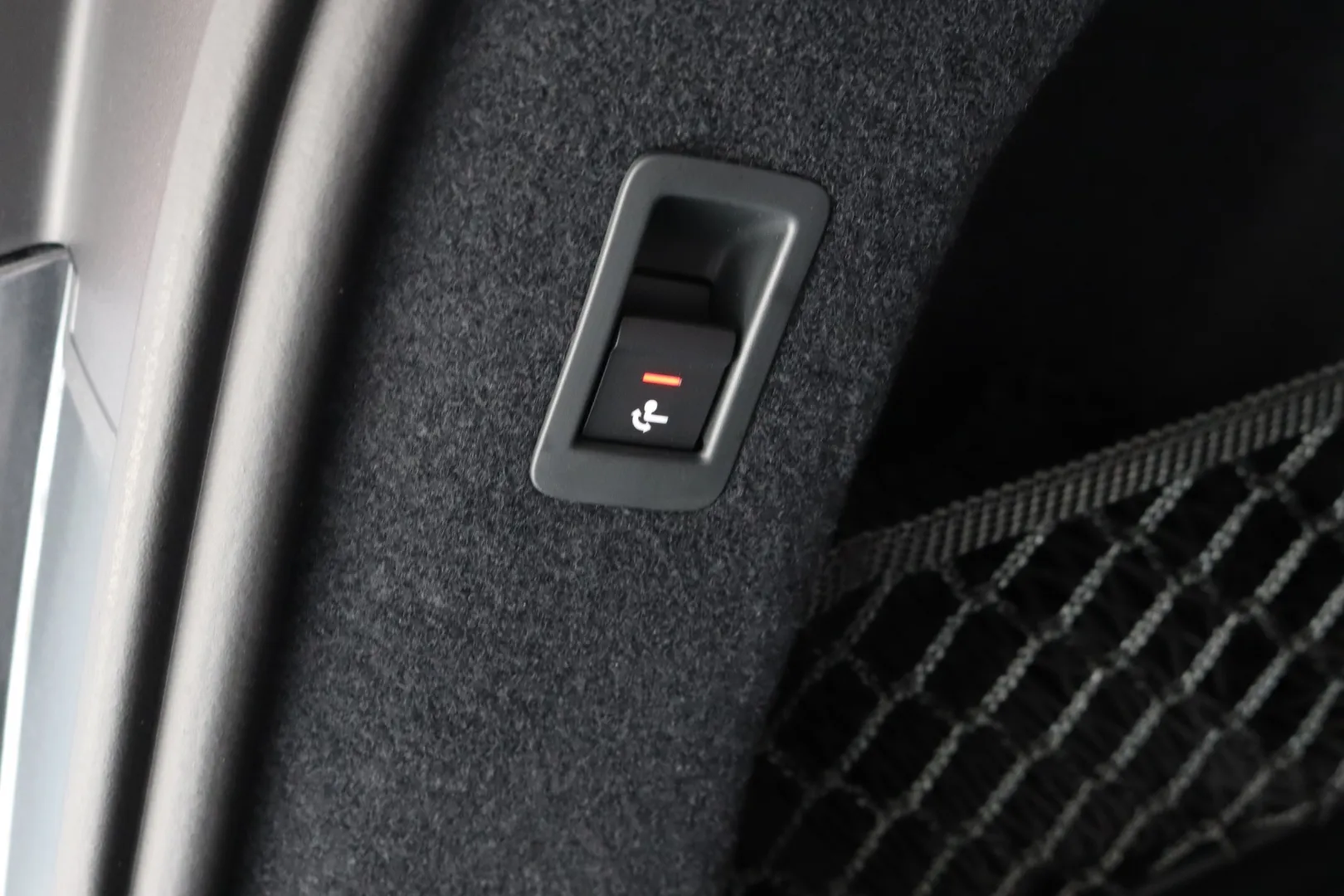 Audi A6 e-tron NOF-483 carousel image