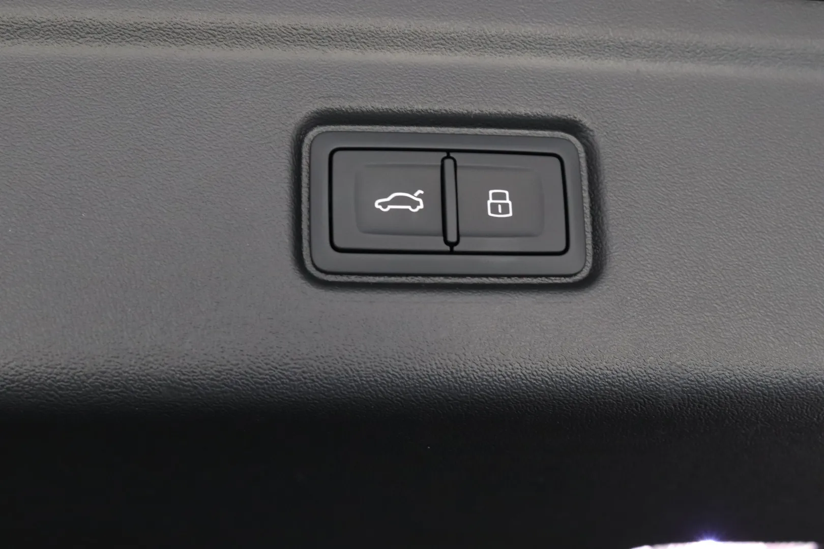 Audi A6 e-tron NOF-483 carousel image